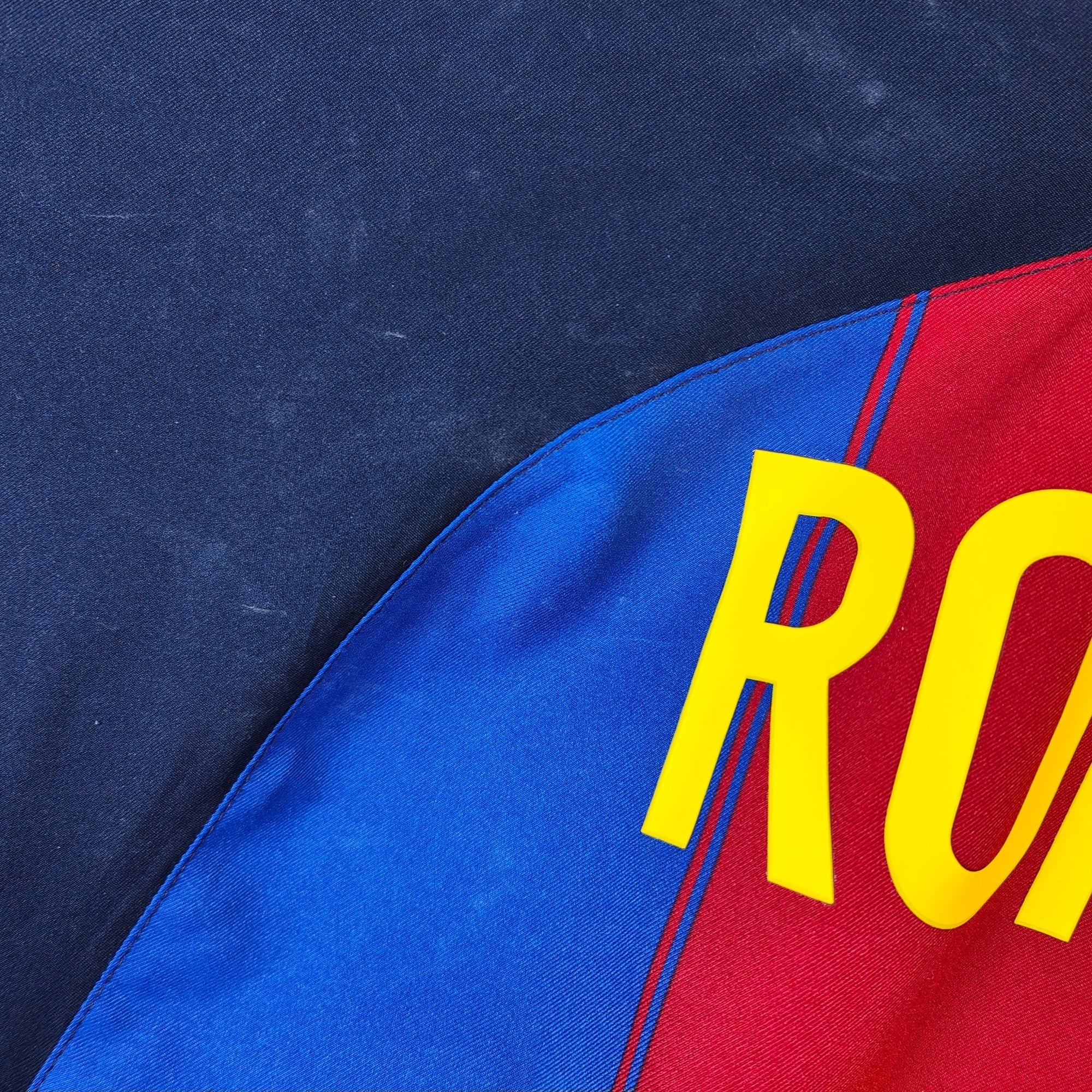 2003 - 04 FC Barcelona Home Shirt Ronaldinho 10 - 9/10 - (L) - Eternal Pitch