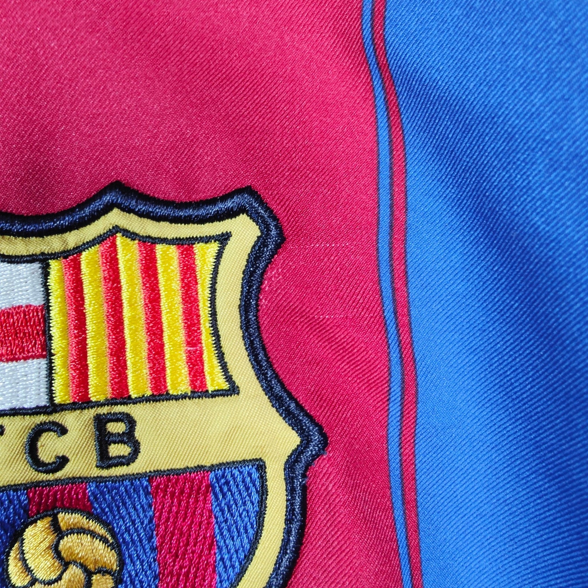 2003 - 04 FC Barcelona Home Shirt Ronaldinho 10 - 9/10 - (M) - Eternal Pitch