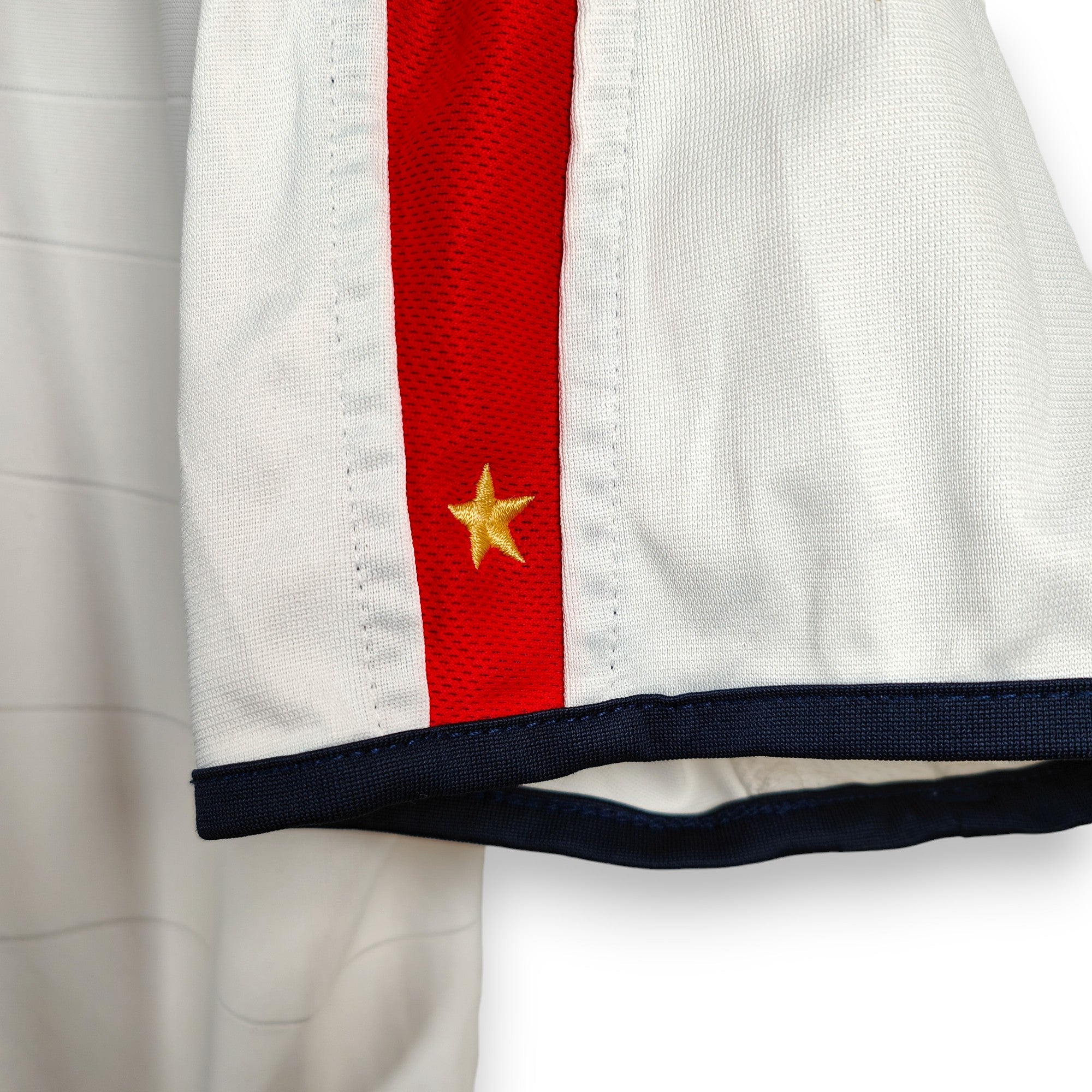 2003 - 05 England Home Shirt Beckham 7 (L) - Eternal Pitch