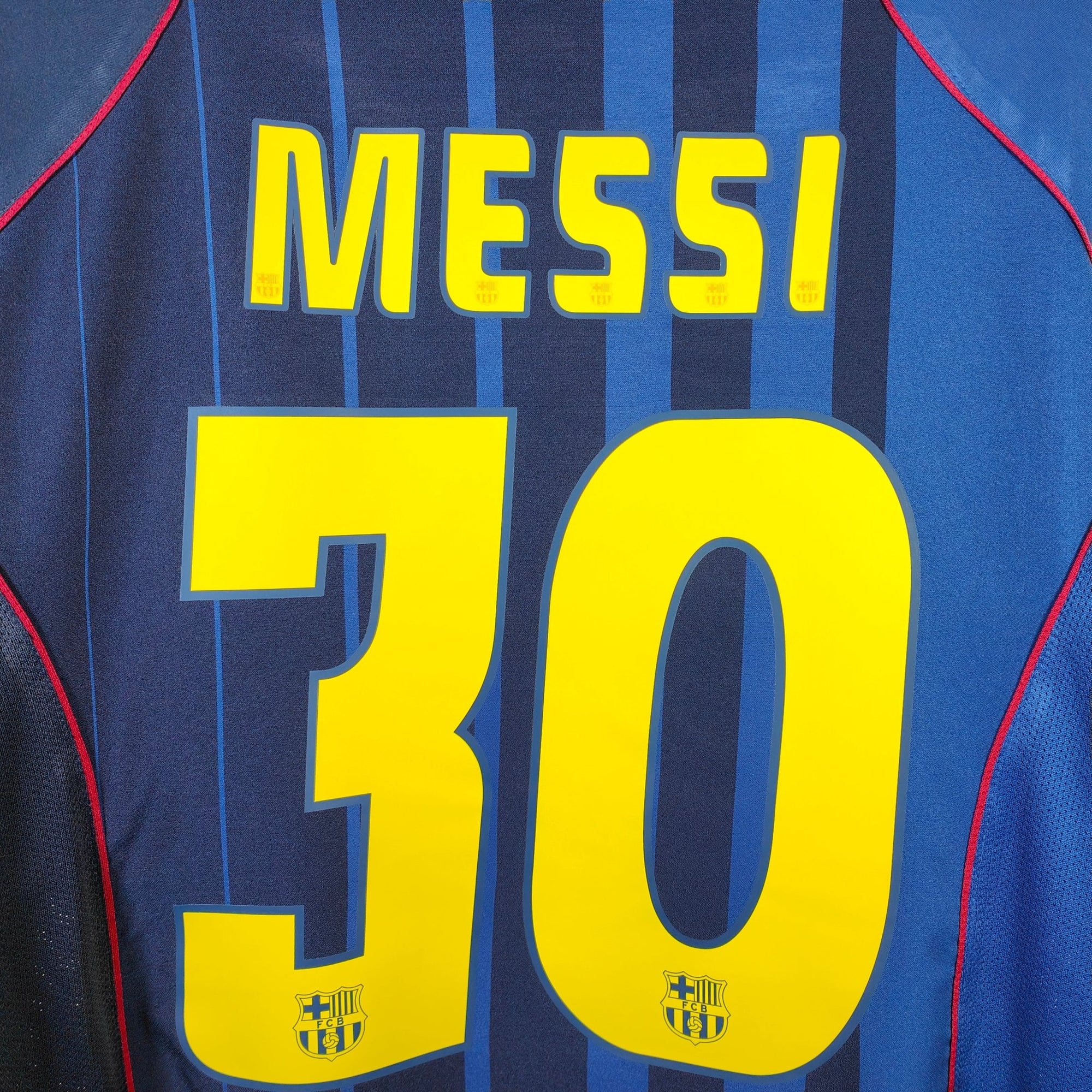 2004 - 05 FC Barcelona Away Shirt Messi 30 - 8/10 - (M) - Eternal Pitch