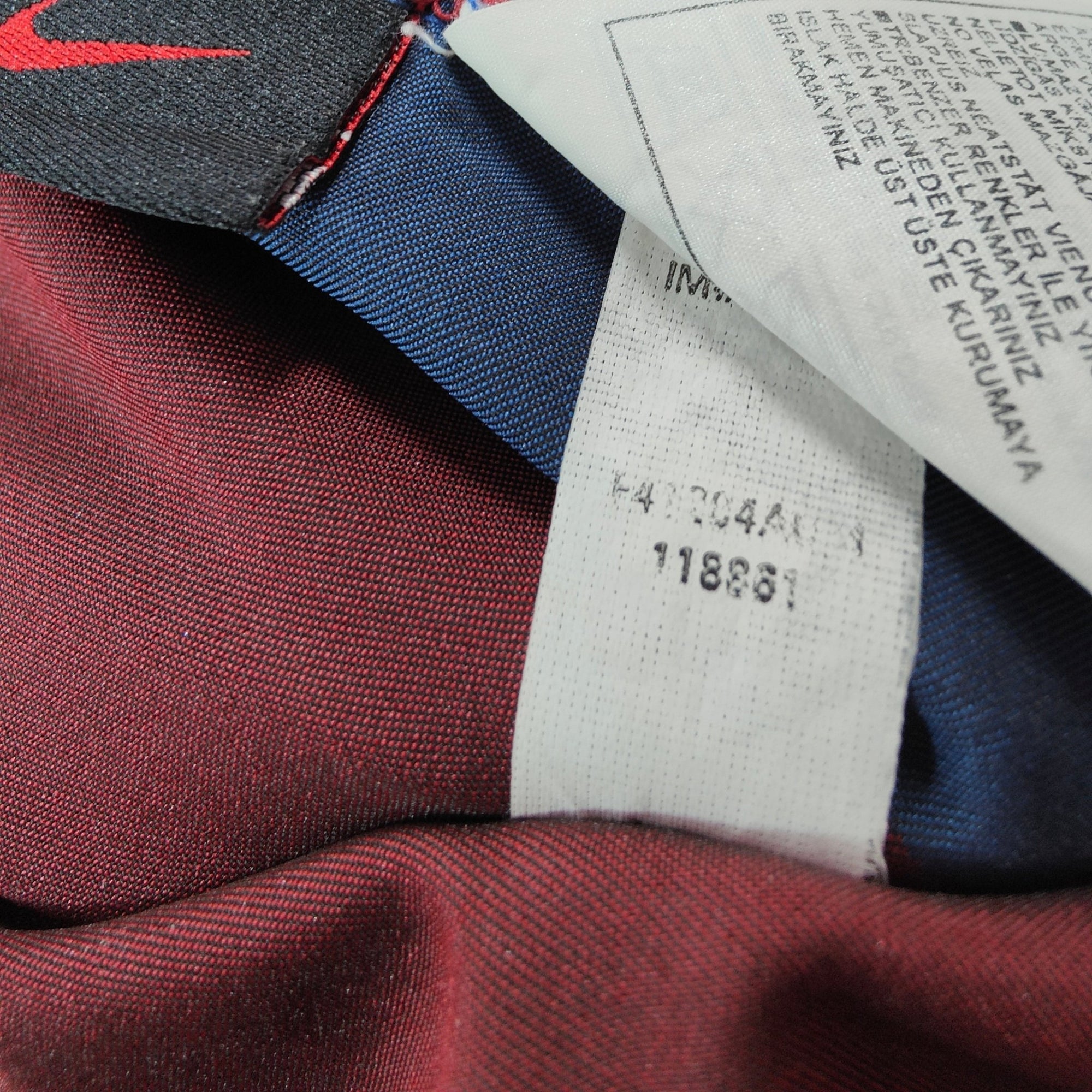 2004 - 05 FC Barcelona Home Shirt Ronaldinho 10 - 9.5/10 - (M) - Eternal Pitch
