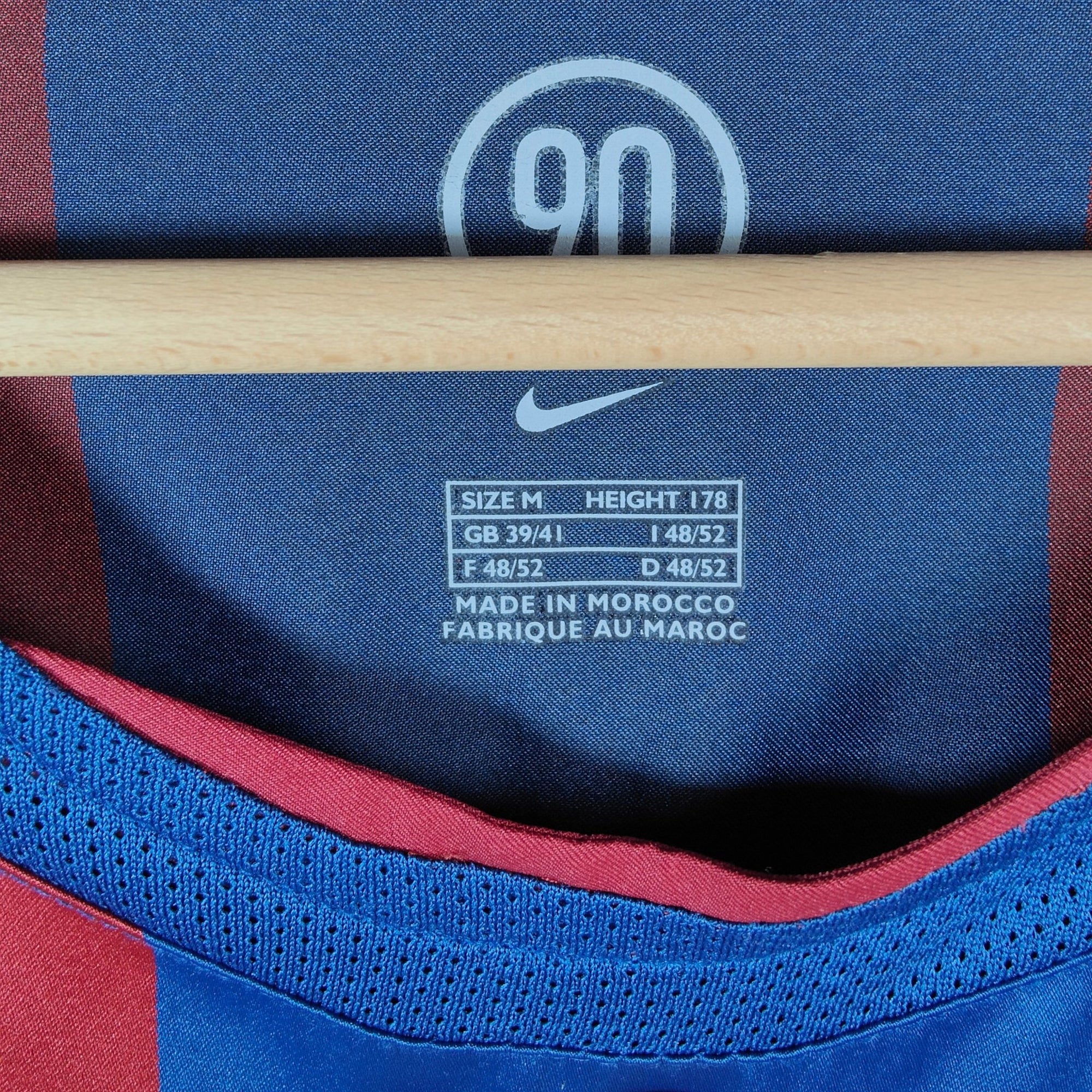 2004 - 05 FC Barcelona Home Shirt Ronaldinho 10 - 9.5/10 - (M) - Eternal Pitch
