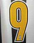 2004 - 05 Juventus Home Shirt Ibrahimovic 9 - 8.5/10 - (L) - Eternal Pitch