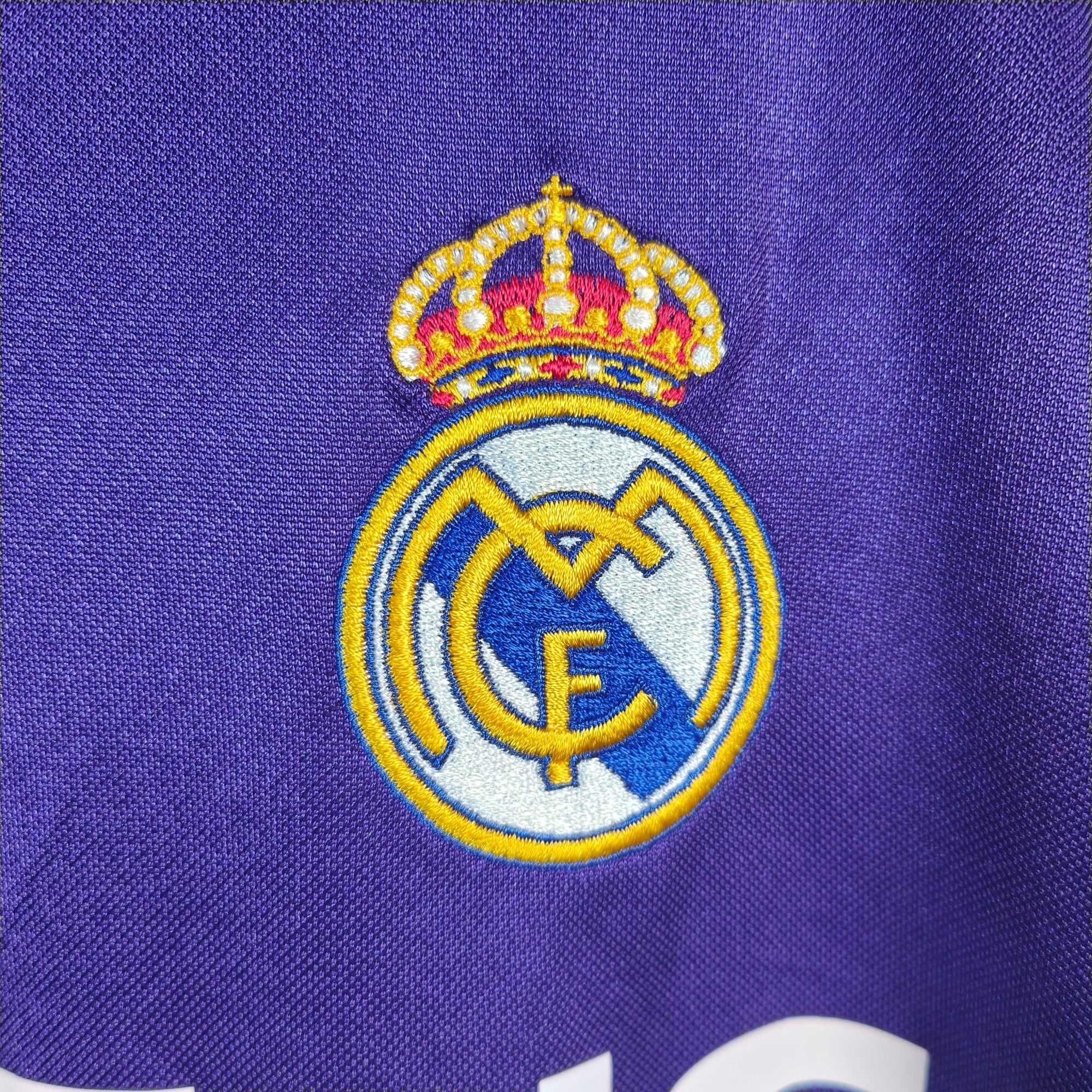 2004 - 05 Real Madrid GK Shirt Casillas 1 - 9.5/10 - (M but fit like L) - Eternal Pitch