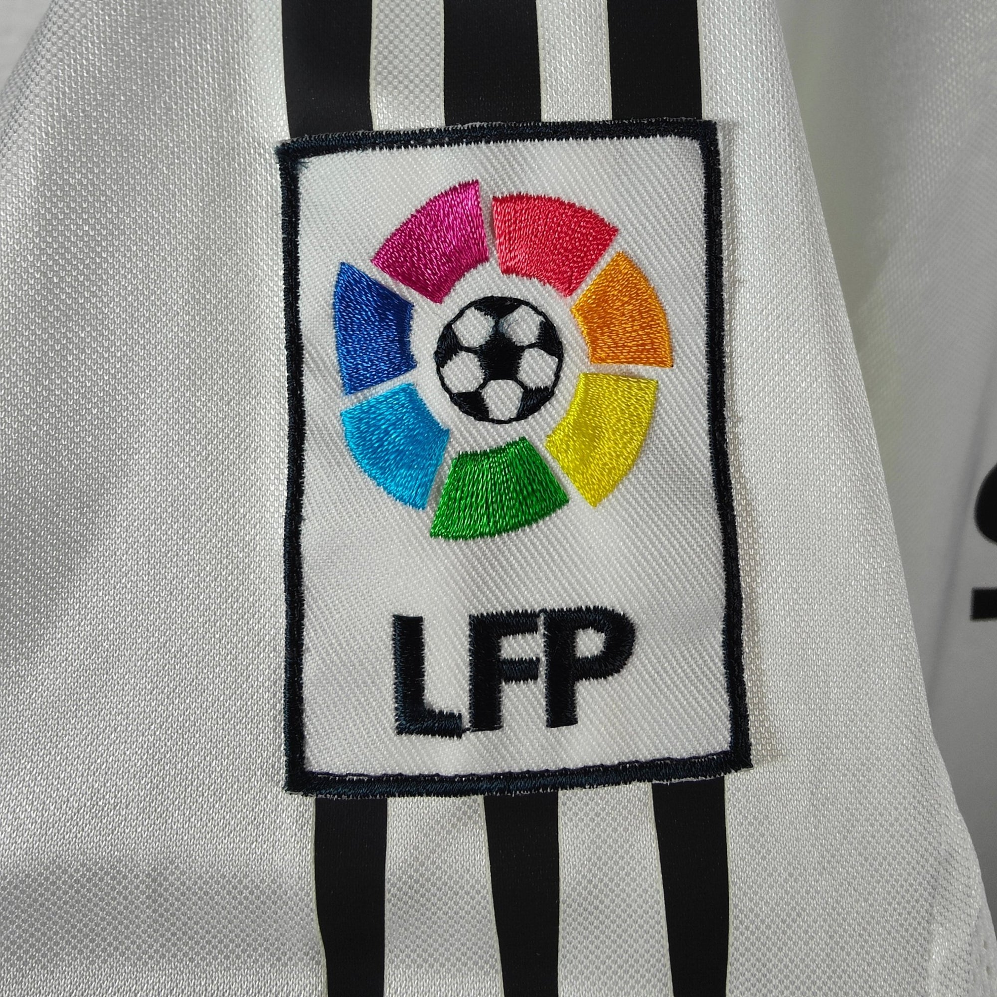 2004 - 05 Real Madrid Home Shirt Ronaldo 9 - 8.5/10 - (L) - Eternal Pitch