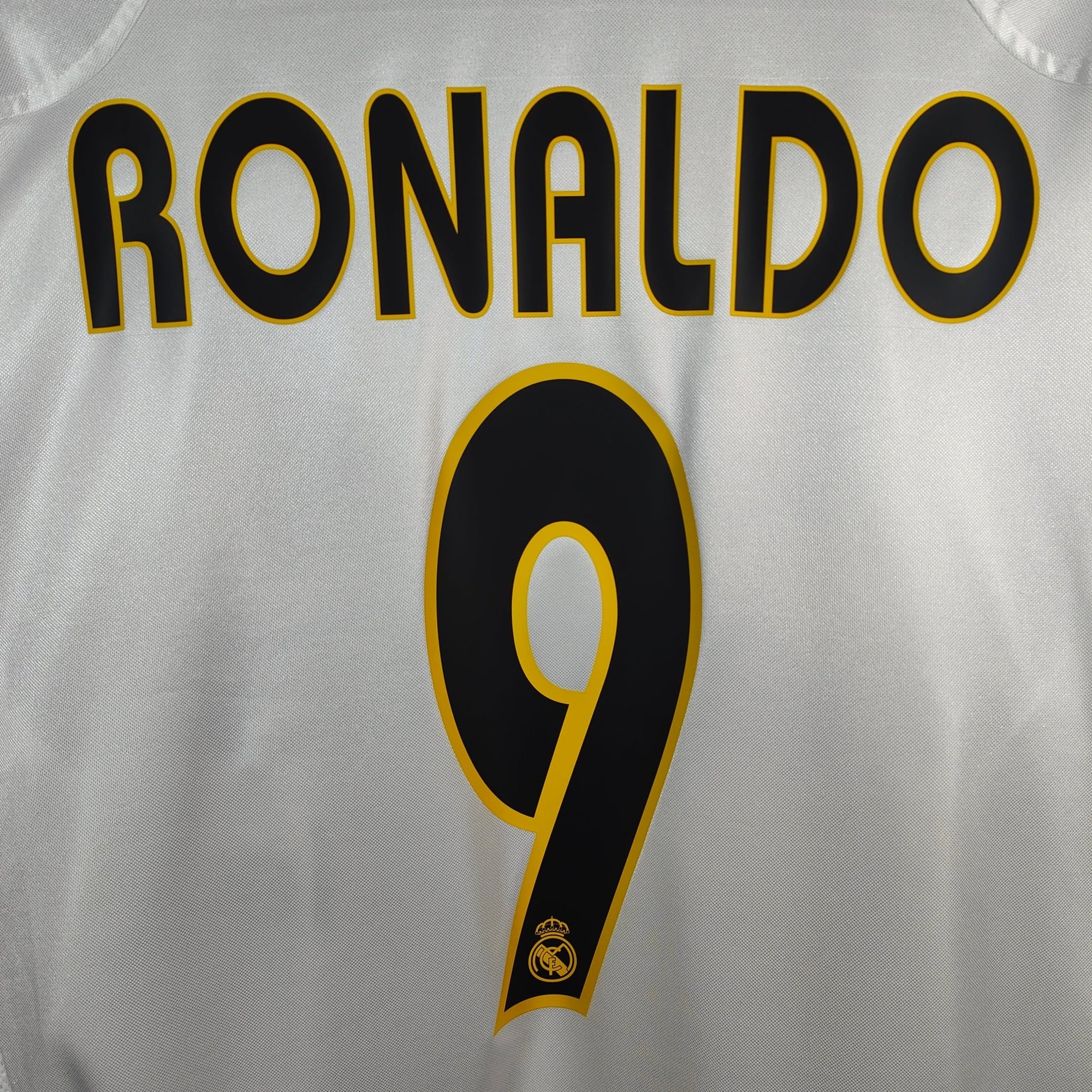 2004 - 05 Real Madrid Home Shirt Ronaldo 9 - 8.5/10 - (L) - Eternal Pitch