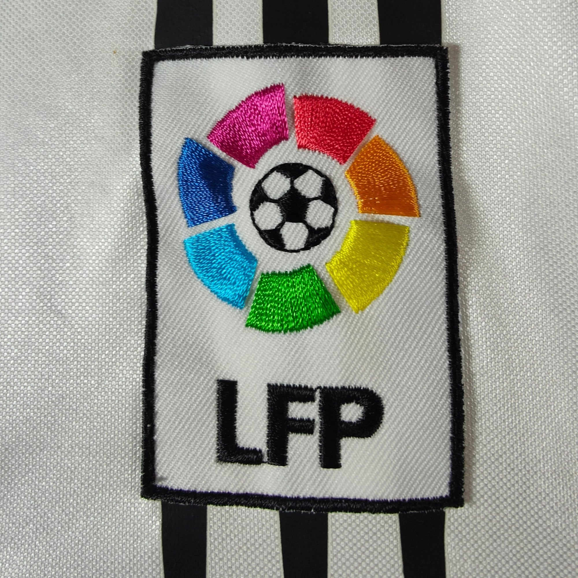 2004 - 05 Real Madrid Home Shirt Zidane 5 - 7.5/10 - (L) - Eternal Pitch