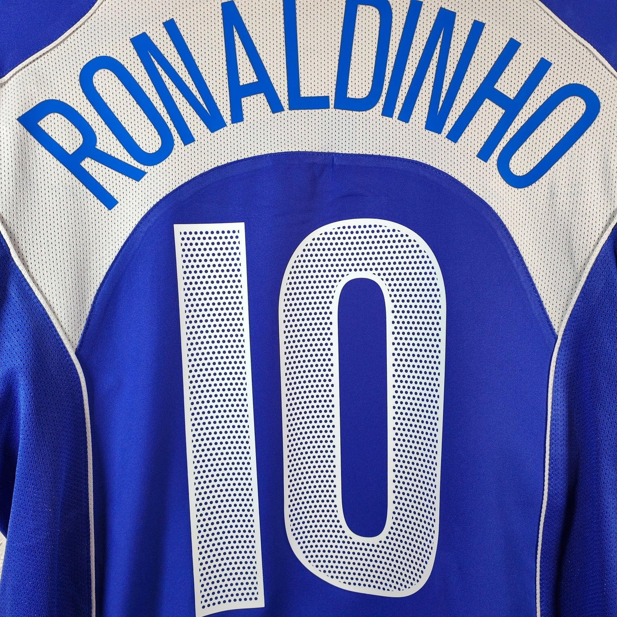 2004 - 06 Brazil Away Shirt Ronaldinho 10 - 8.5/10 - (M) - Eternal Pitch