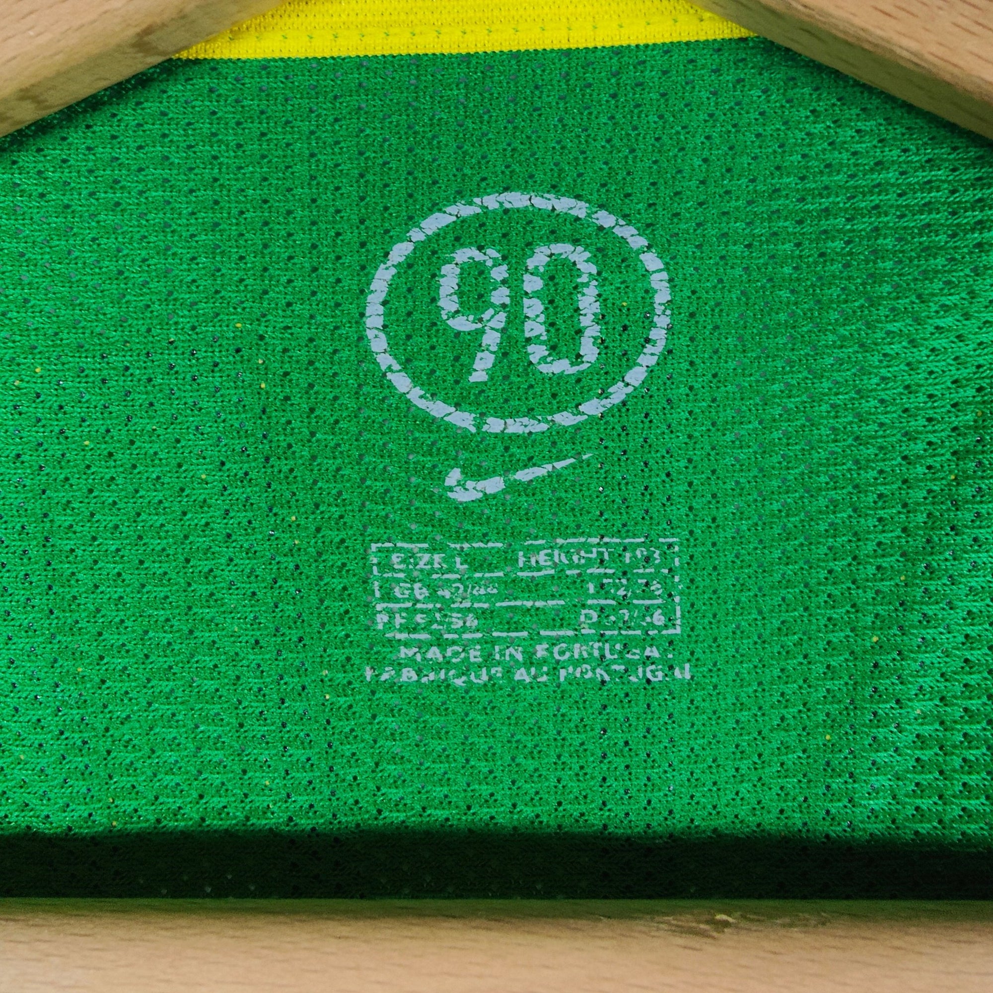 2004 - 06 Brazil Home Shirt Ronaldinho 10 - 9/10 - (L) - Eternal Pitch
