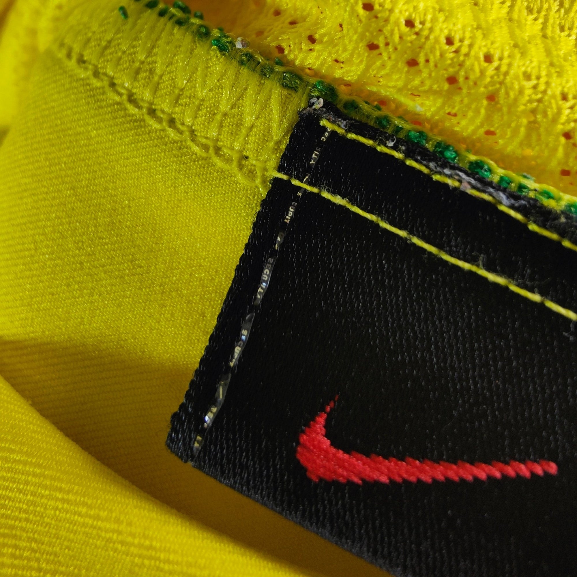 2004 - 06 Brazil Home Shirt Ronaldinho 10 - 9/10 - (L) - Eternal Pitch