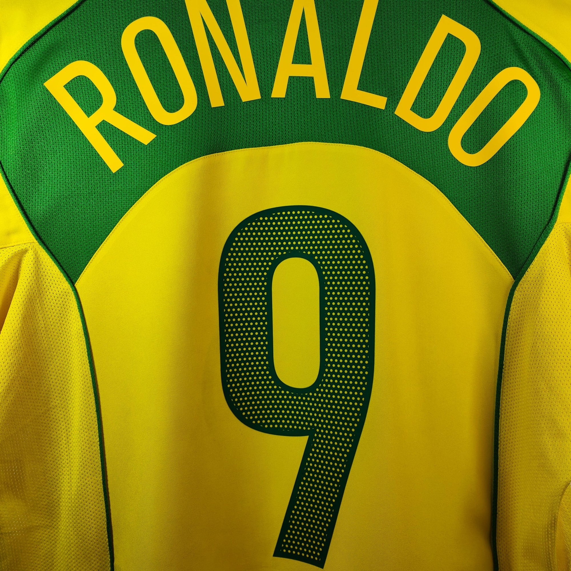 2004 - 06 Brazil Home Shirt Ronaldo 9 (M) - Eternal Pitch