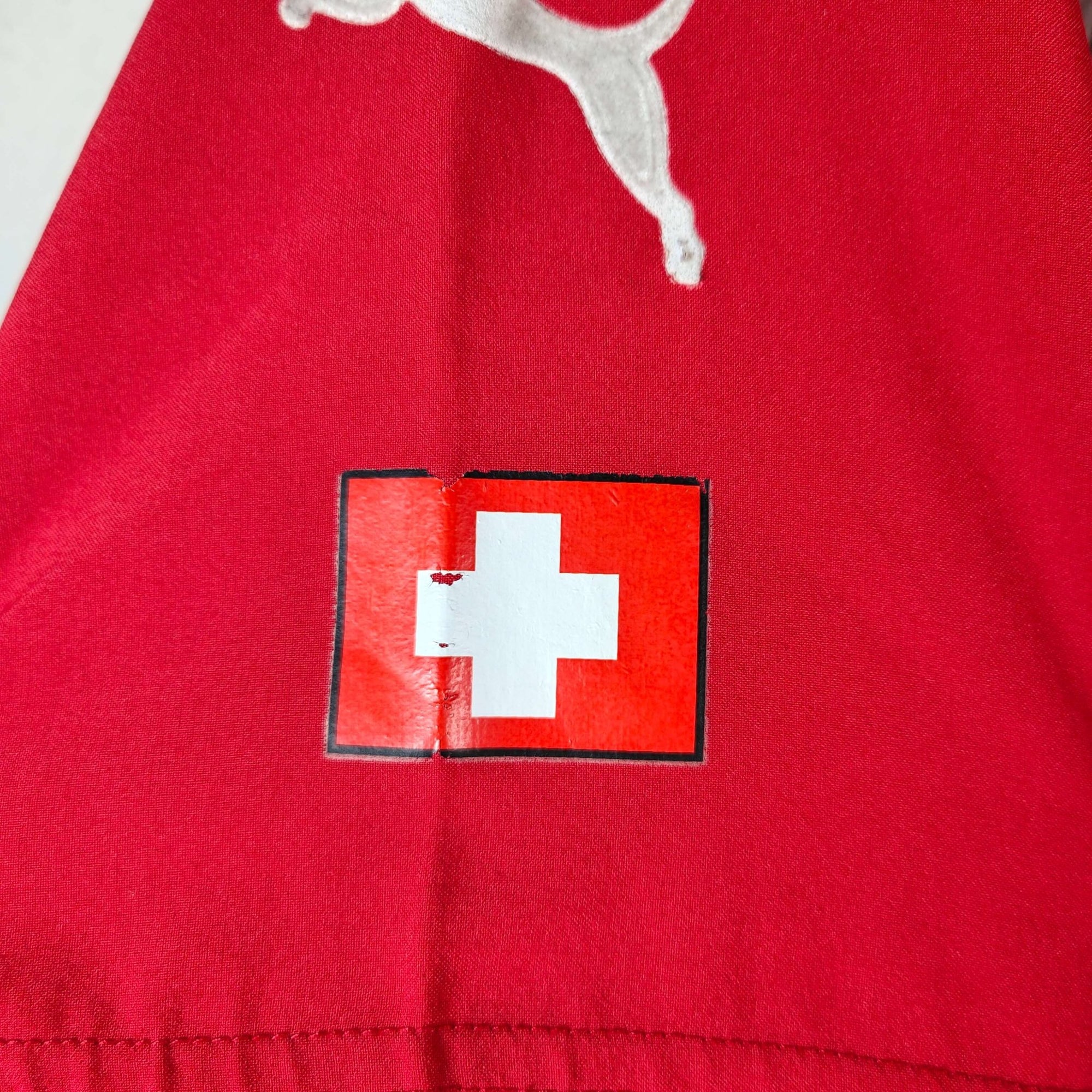 2004 - 06 Switzerland Home Shirt Henchoz 4 - 8/10 - (M) - Eternal Pitch