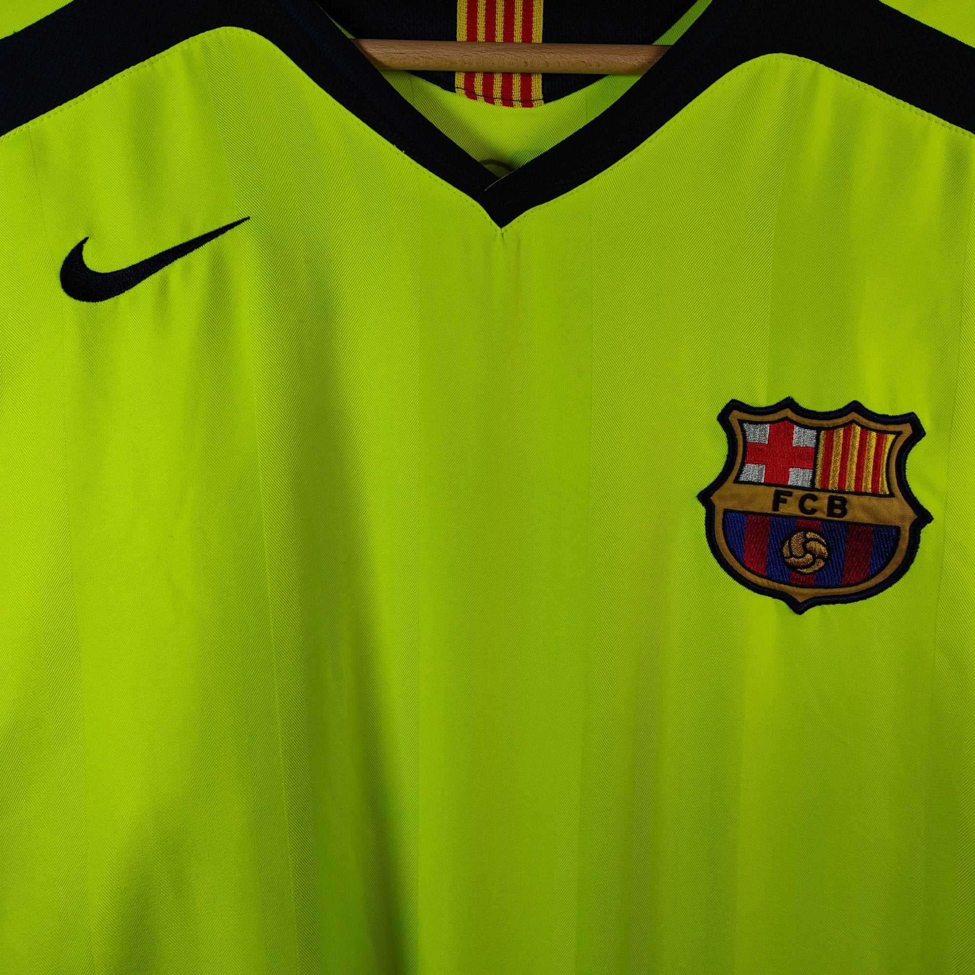 2005 - 06 FC Barcelona Away Shirt Ronaldinho 10 - 9/10 - (L) - Eternal Pitch
