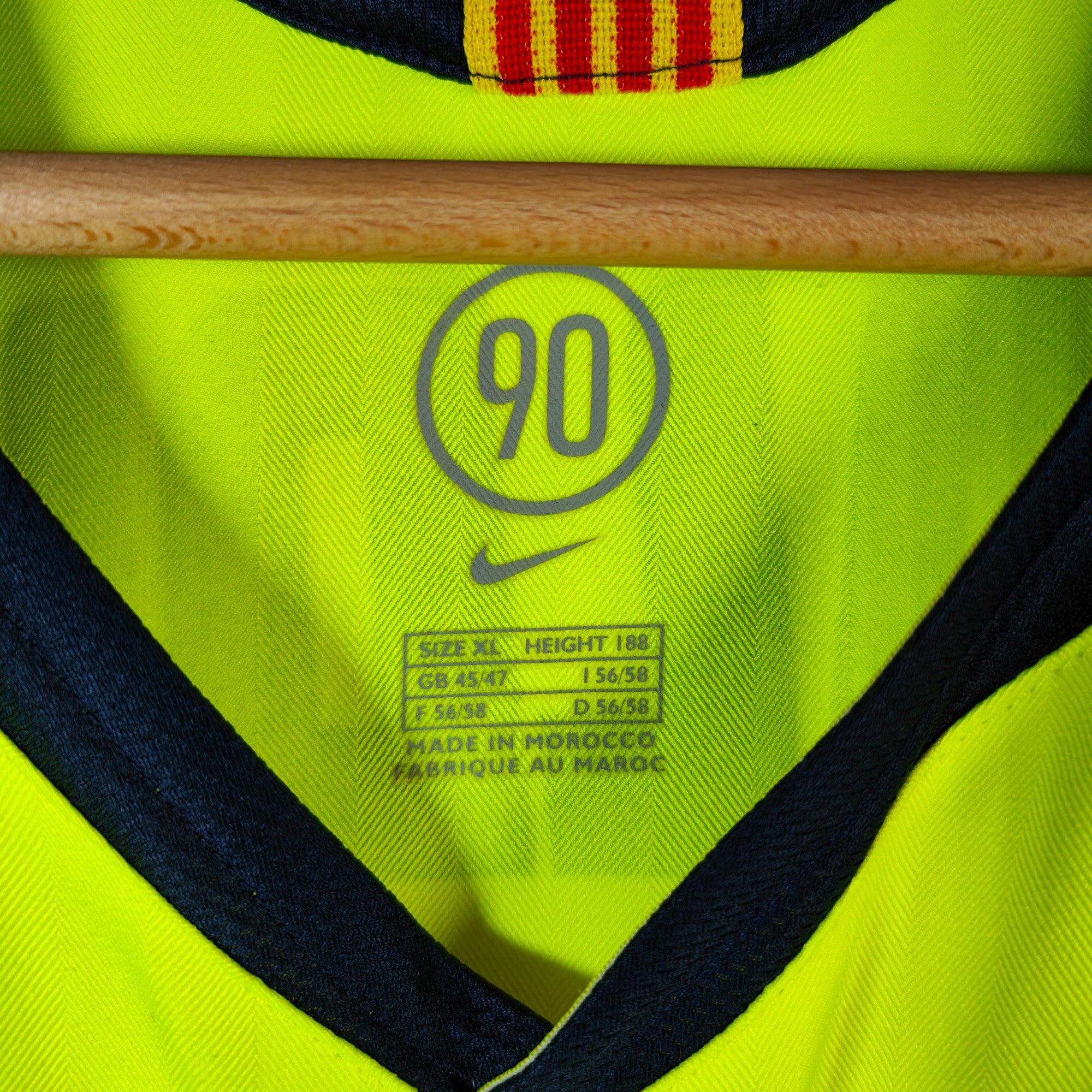 2005 - 06 FC Barcelona Away Shirt Ronaldinho 10 (XL) - Eternal Pitch