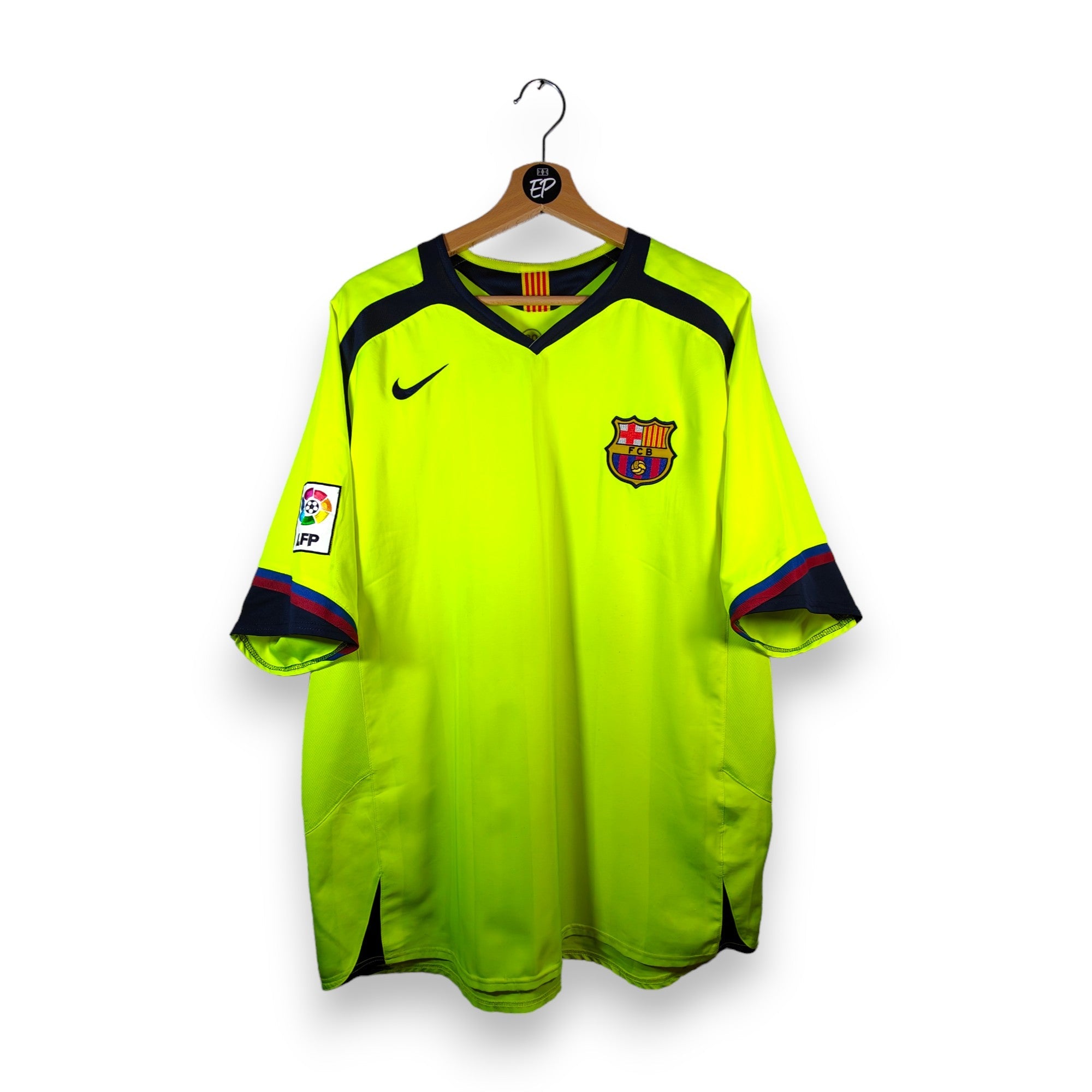 2005 - 06 FC Barcelona Away Shirt Ronaldinho 10 (XL) - Eternal Pitch