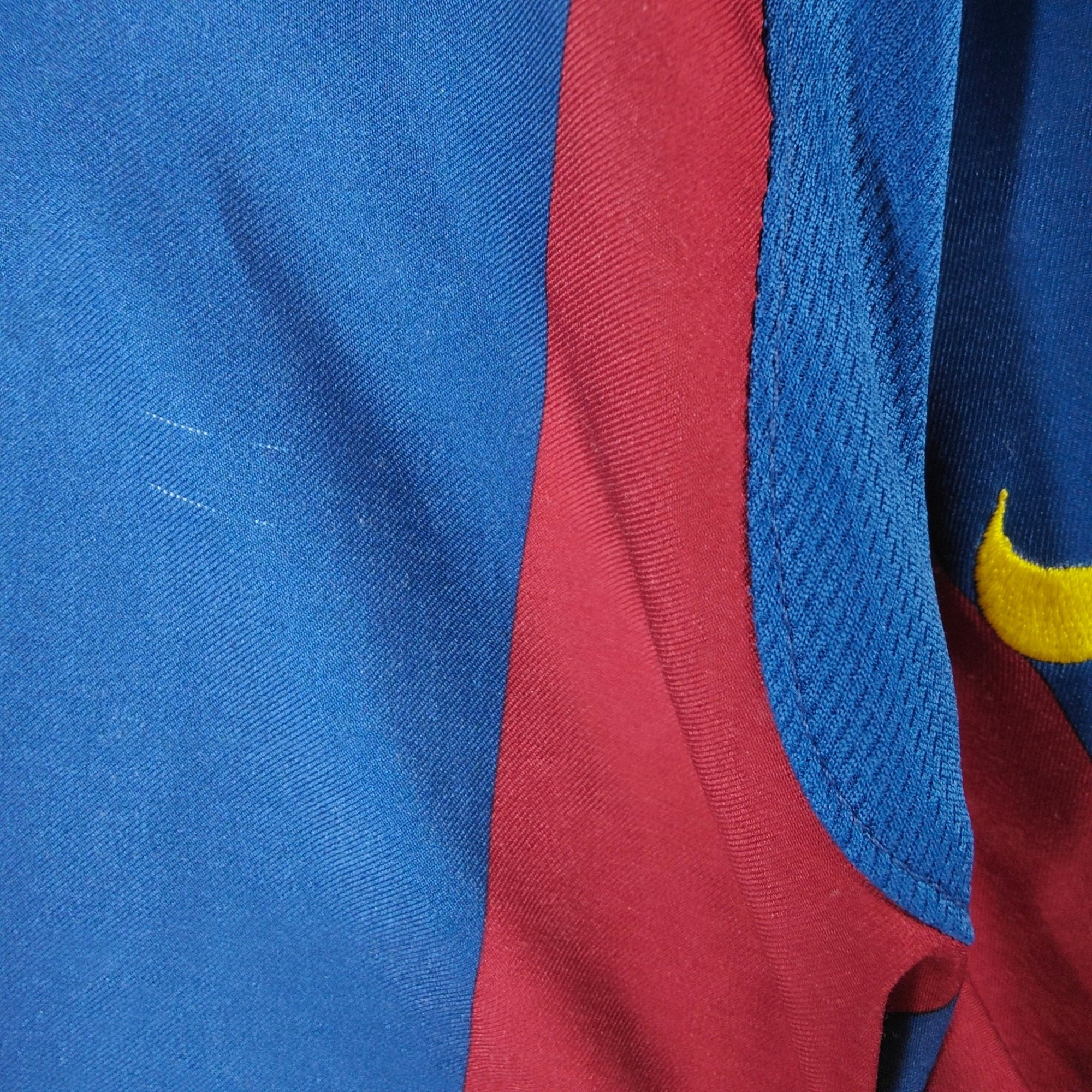 2005 - 06 FC Barcelona Home Shirt Messi 30 - 7.5/10 - (M) - Eternal Pitch