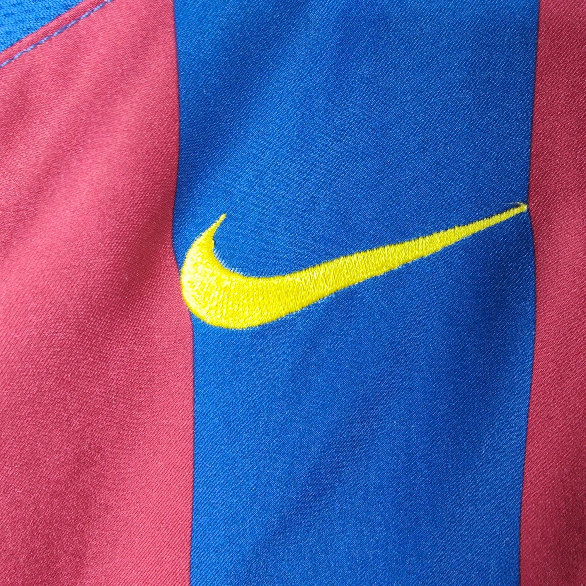 2005 - 06 FC Barcelona Home Shirt Messi 30 - 7.5/10 - (M) - Eternal Pitch