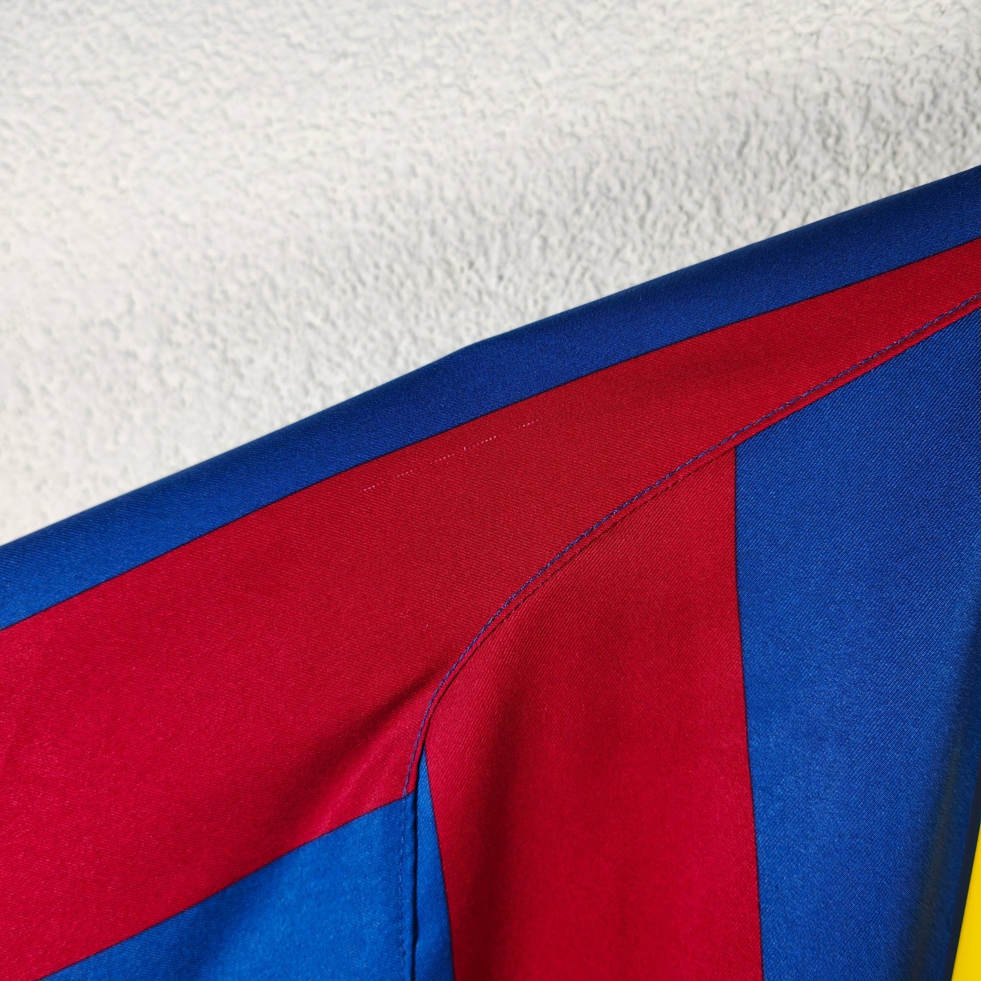 2005 - 06 FC Barcelona Home Shirt Messi 30 - 8/10 - (M) - Eternal Pitch