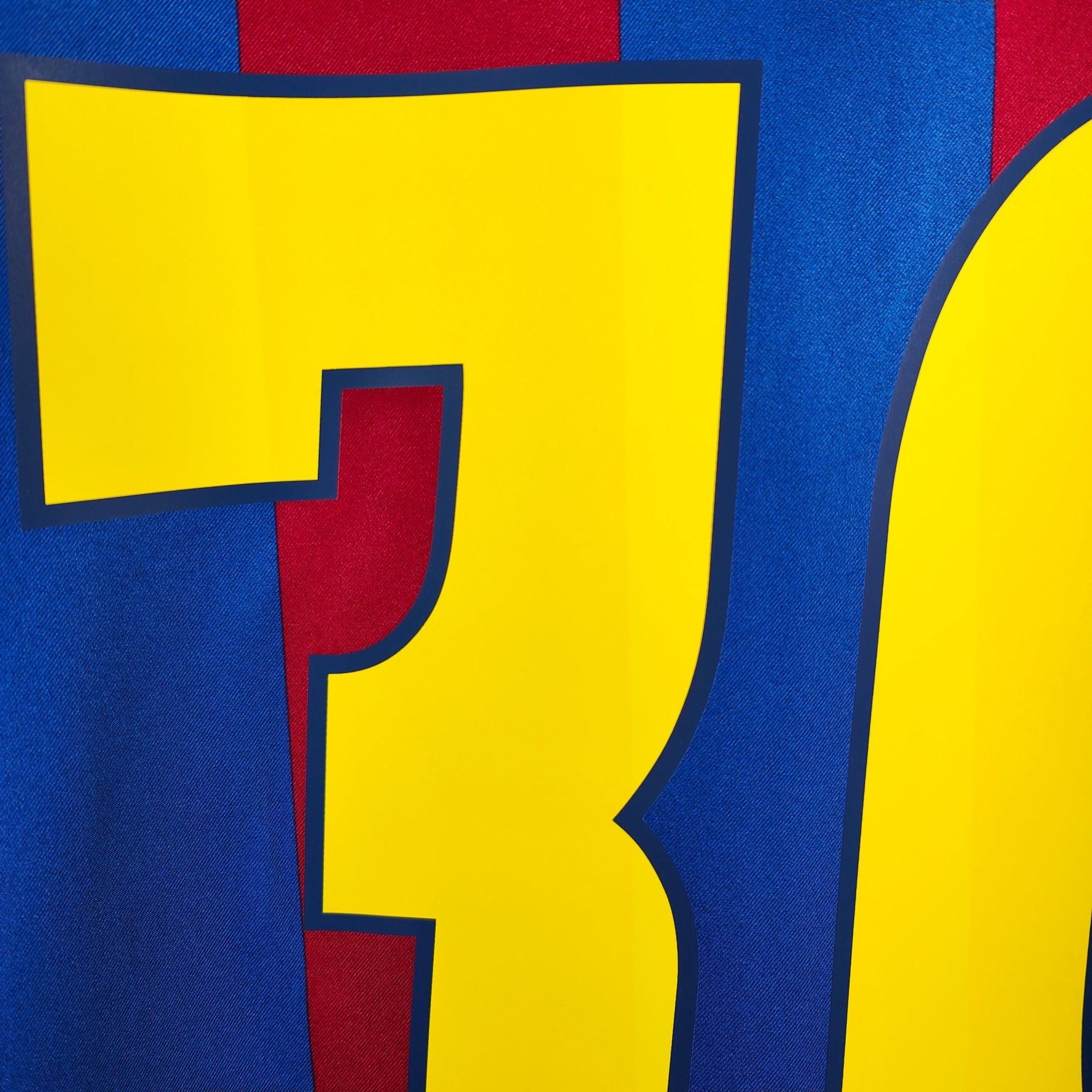 2005 - 06 FC Barcelona Home Shirt Messi 30 - 8/10 - (M) - Eternal Pitch