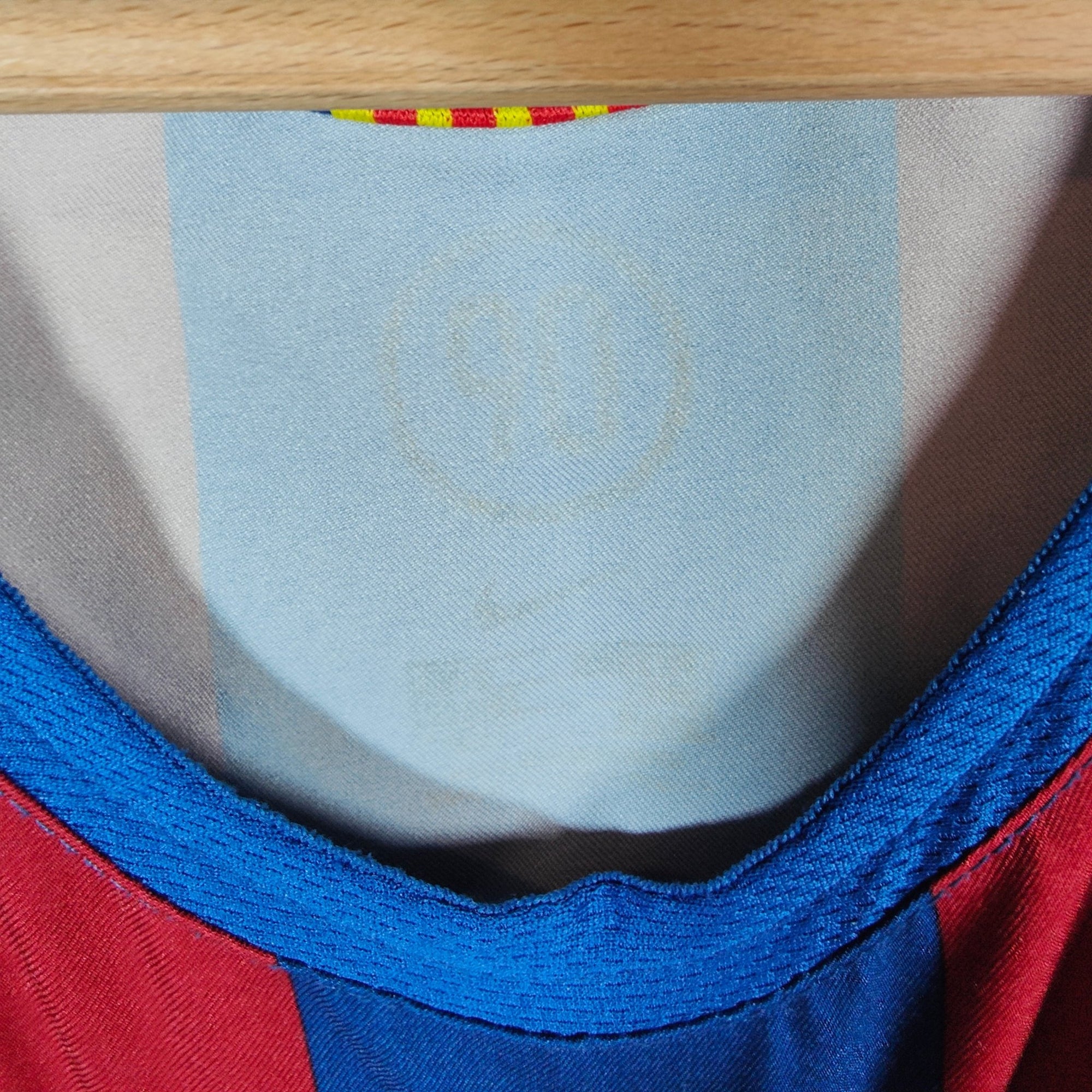 2005 - 06 FC Barcelona Home Shirt Messi 30 - 8.5/10 - (M) - Eternal Pitch