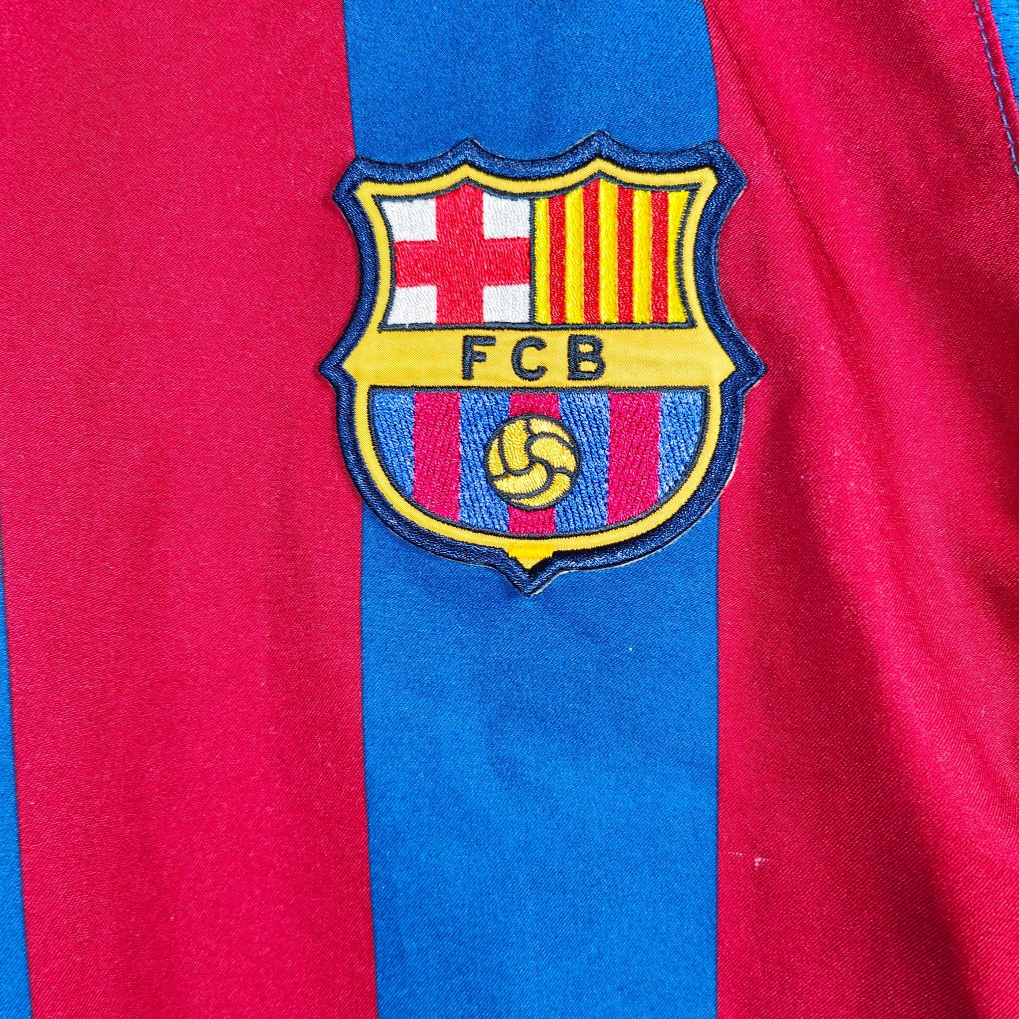 2005 - 06 FC Barcelona Home Shirt Messi 30 - 8.5/10 - (M) - Eternal Pitch