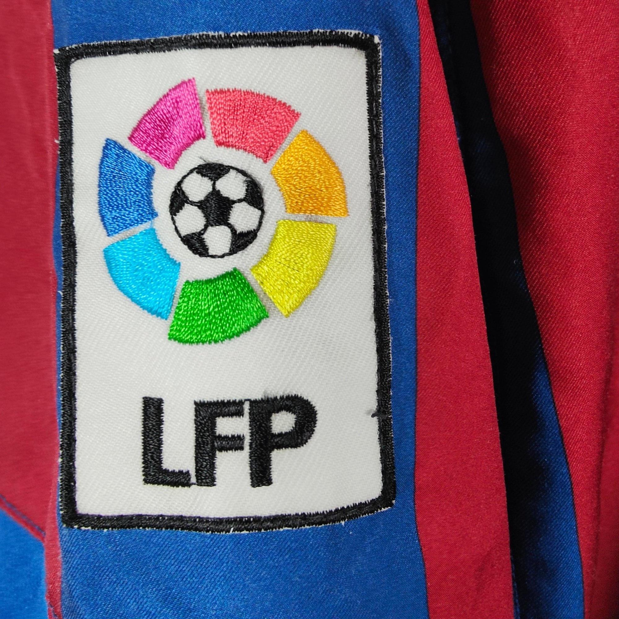 2005 - 06 FC Barcelona Home Shirt Messi 30 - 8.5/10 - (M) - Eternal Pitch