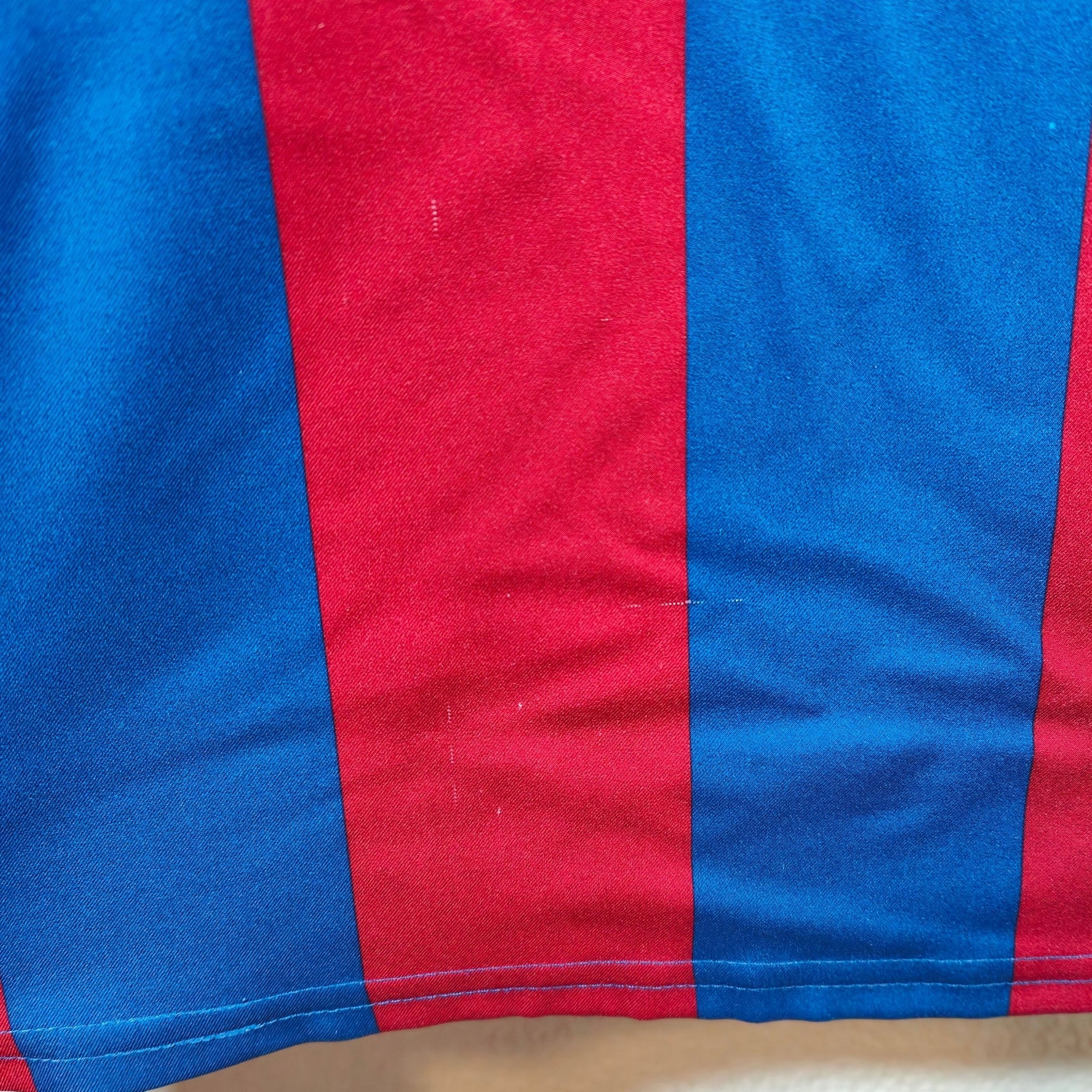 2005 - 06 FC Barcelona Home Shirt Ronaldinho 10 - 8/10 - (L) - Eternal Pitch