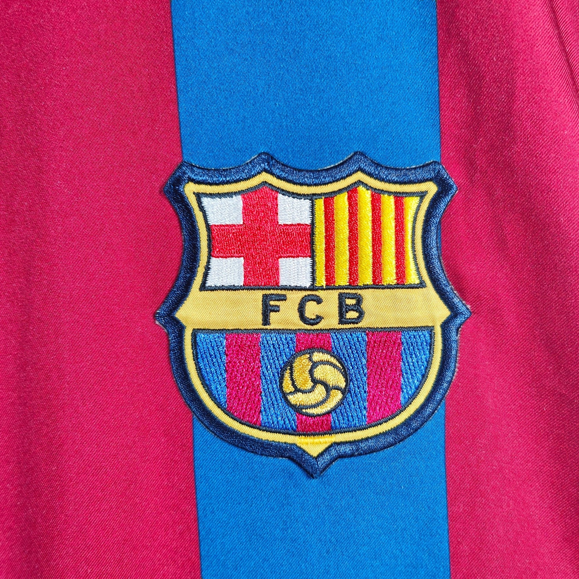 2005 - 06 FC Barcelona Home Shirt Ronaldinho 10 - 8/10 - (L) - Eternal Pitch