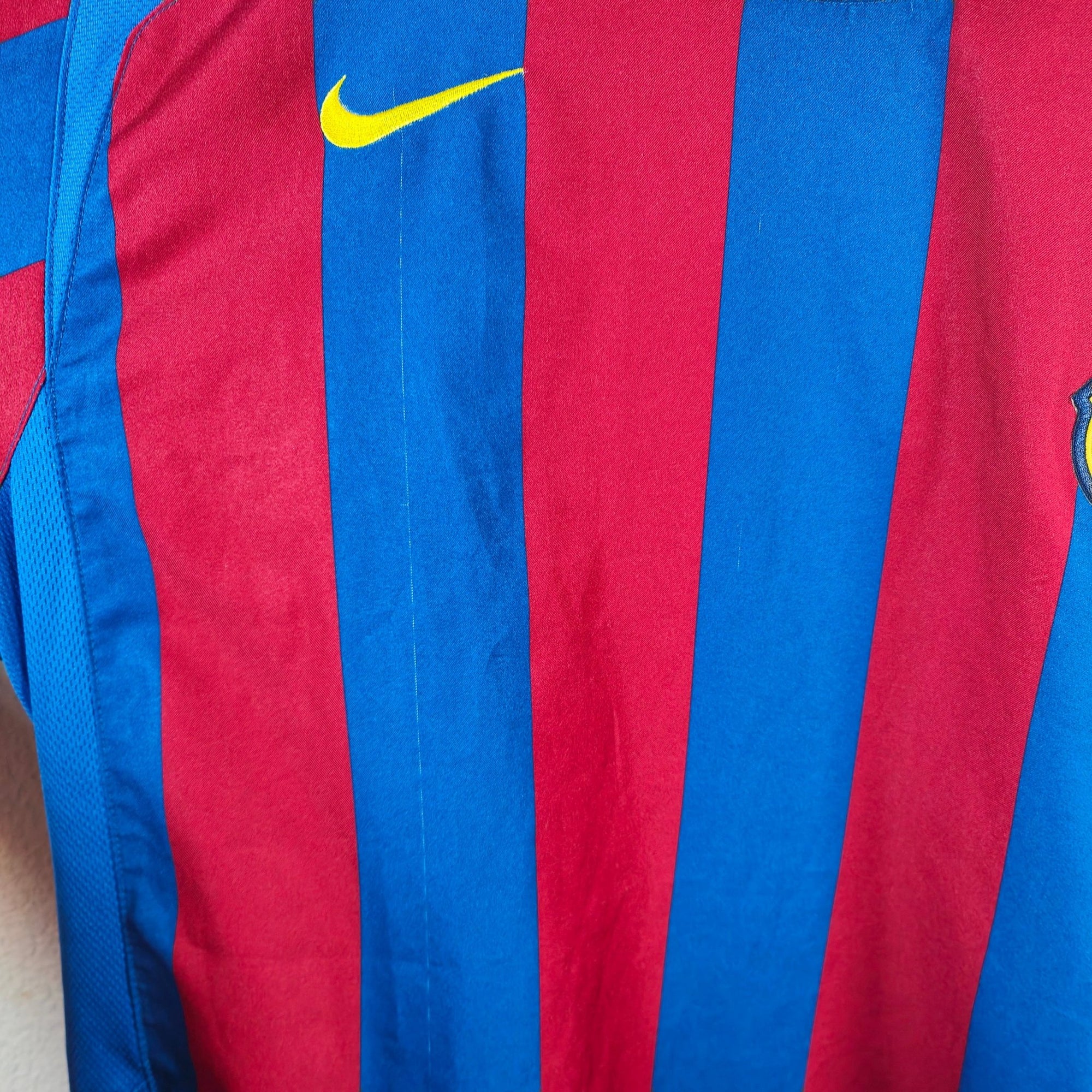 2005 - 06 FC Barcelona Home Shirt Ronaldinho 10 - 8/10 - (L) - Eternal Pitch