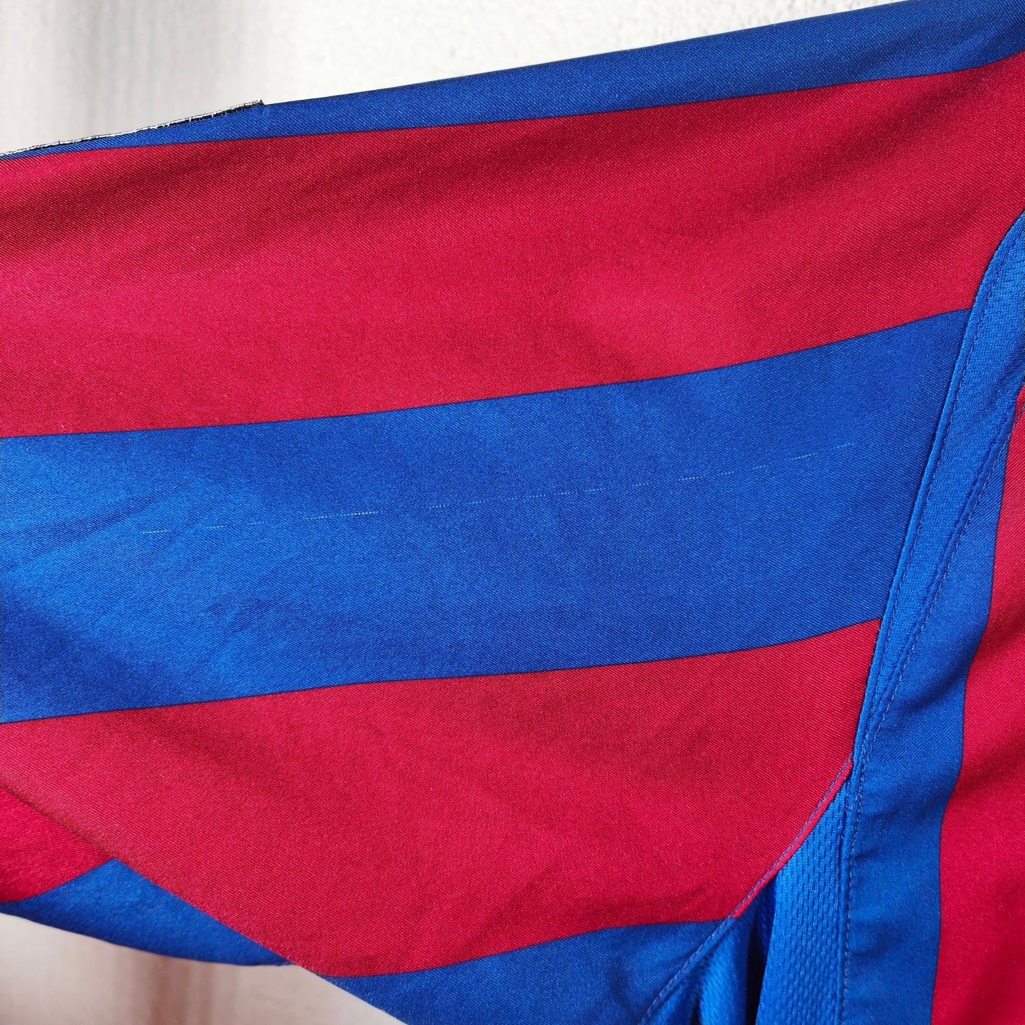 2005 - 06 FC Barcelona Home Shirt Ronaldinho 10 - 8/10 - (L) - Eternal Pitch
