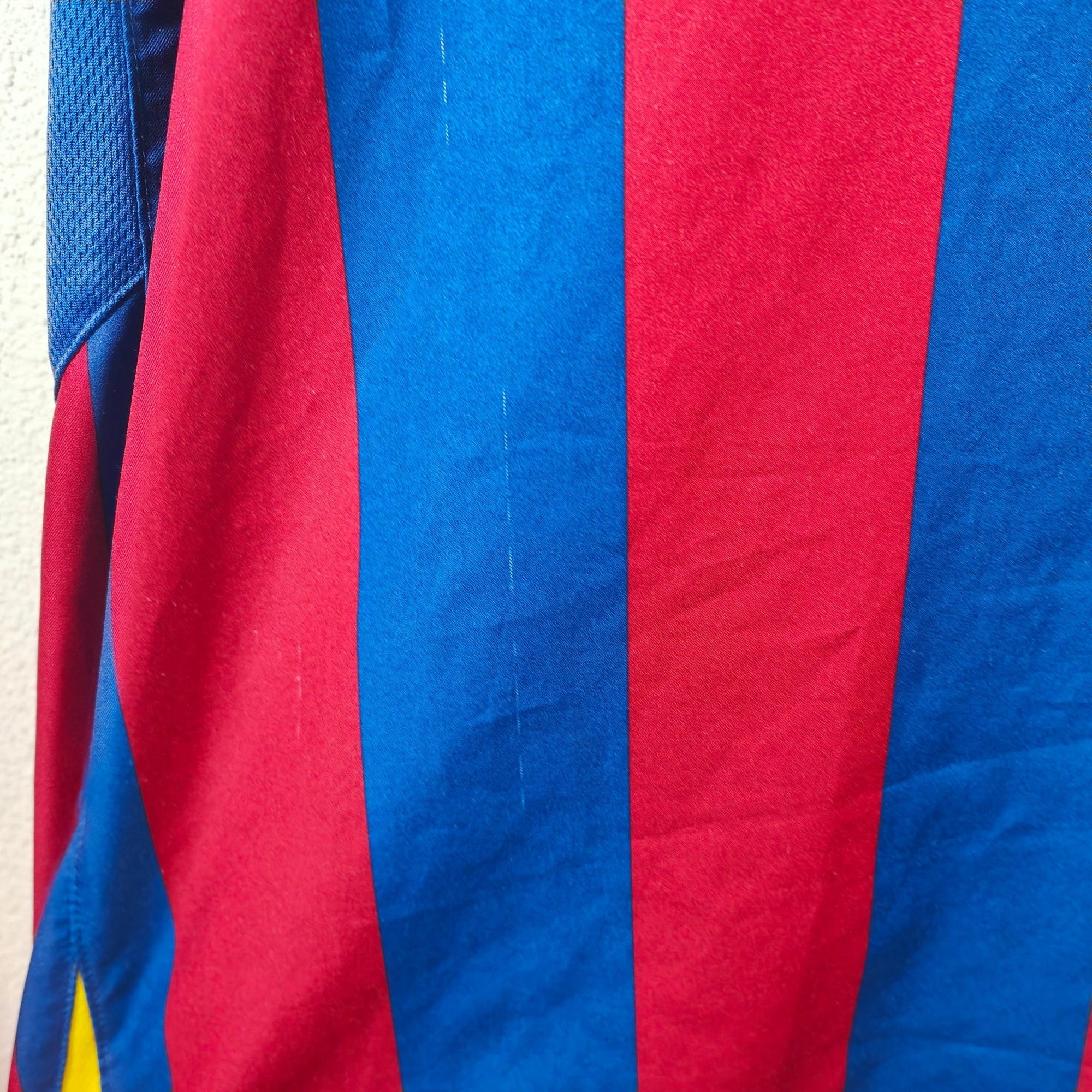 2005 - 06 FC Barcelona Home Shirt Ronaldinho 10 - 8/10 - (L) - Eternal Pitch