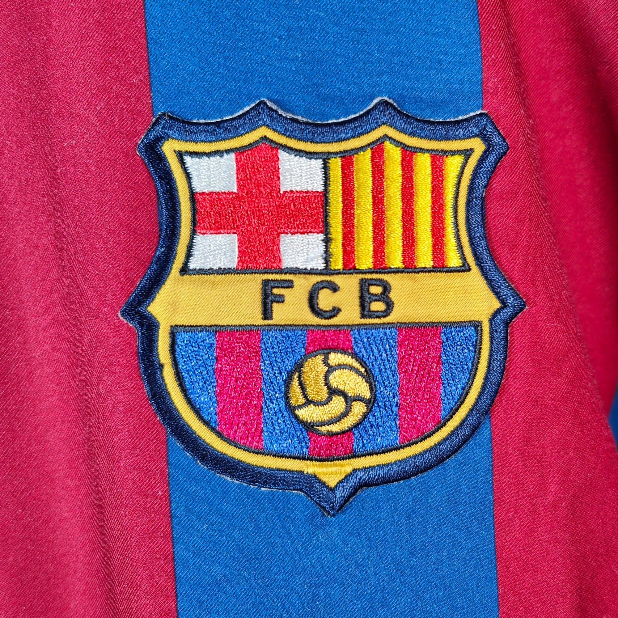 2005 - 06 FC Barcelona Home Shirt Ronaldinho 10 - 8/10 - (L) - Eternal Pitch
