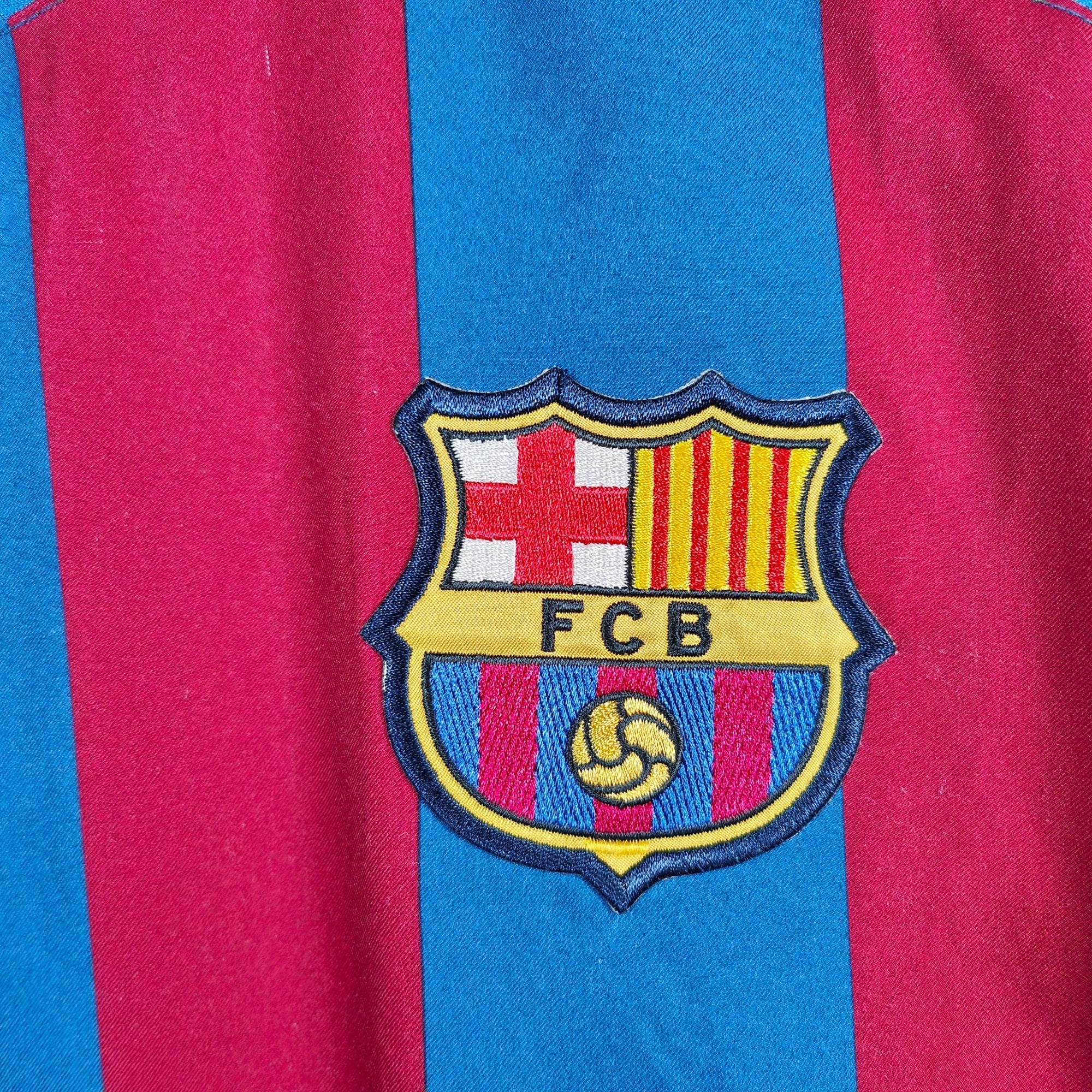 2005 - 06 FC Barcelona Home Shirt Ronaldinho 10 - 9/10 - (M) - Eternal Pitch