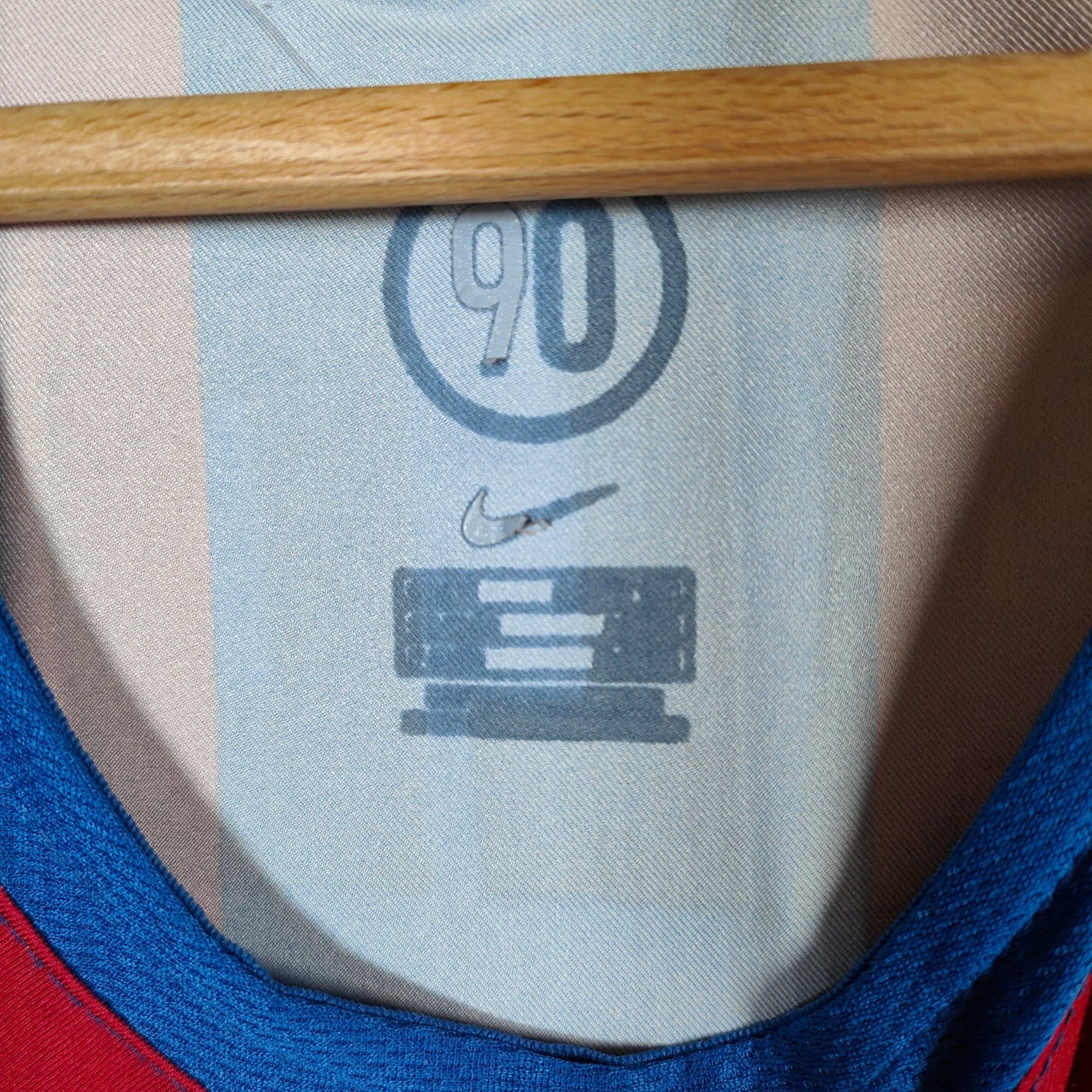 2005 - 06 FC Barcelona Home Shirt Ronaldinho 10 - 9/10 - (M) - Eternal Pitch