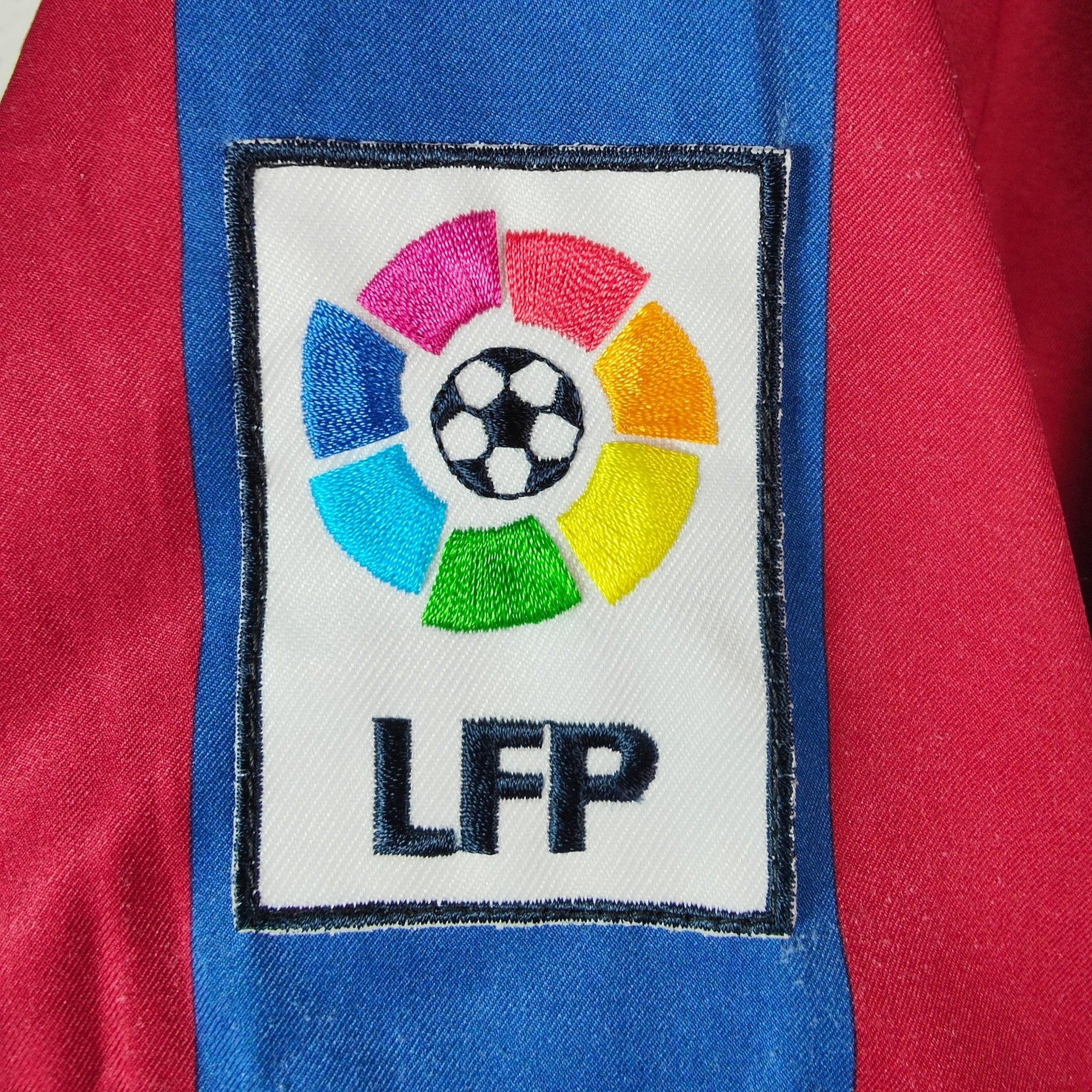 2005 - 06 FC Barcelona Home Shirt Ronaldinho 10 - 9/10 - (S) - Eternal Pitch