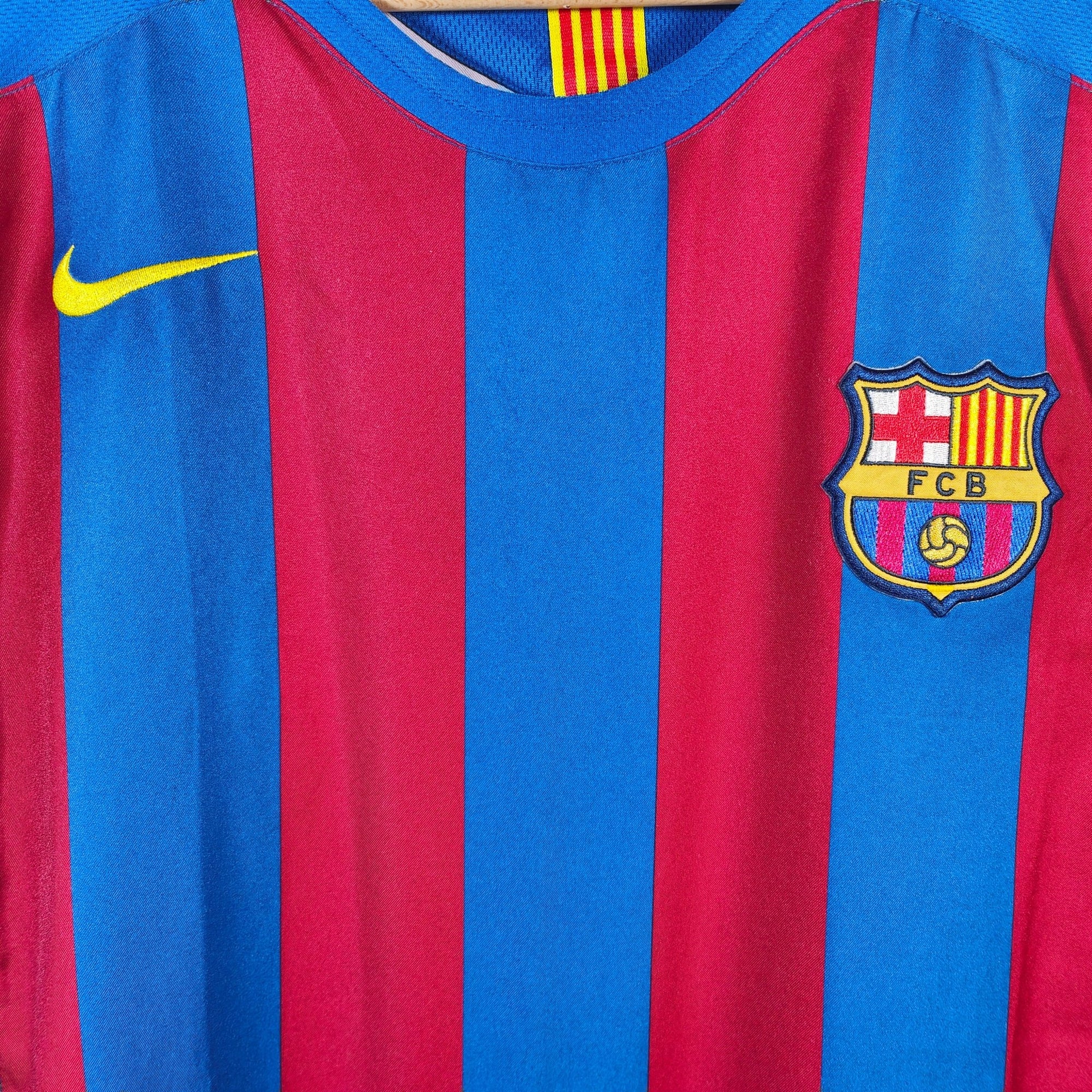 2005 - 06 FC Barcelona Home Shirt Ronaldinho 10 - 9/10 - (S) - Eternal Pitch