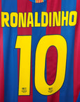 2005 - 06 FC Barcelona Home Shirt Ronaldinho 10 (L) - Eternal Pitch