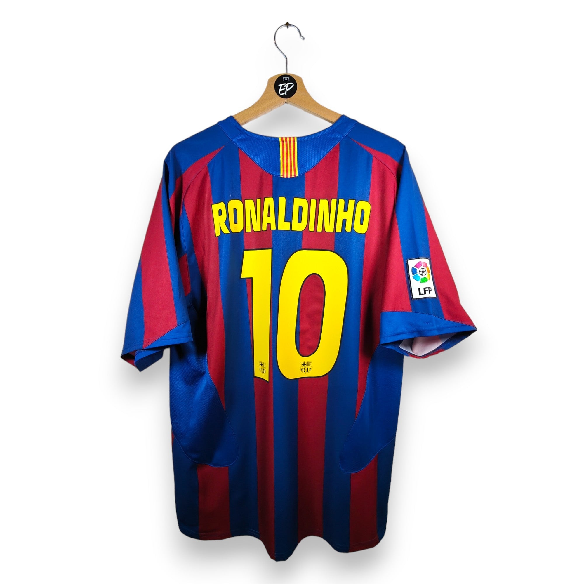 2005 - 06 FC Barcelona Home Shirt Ronaldinho 10 (L) - Eternal Pitch