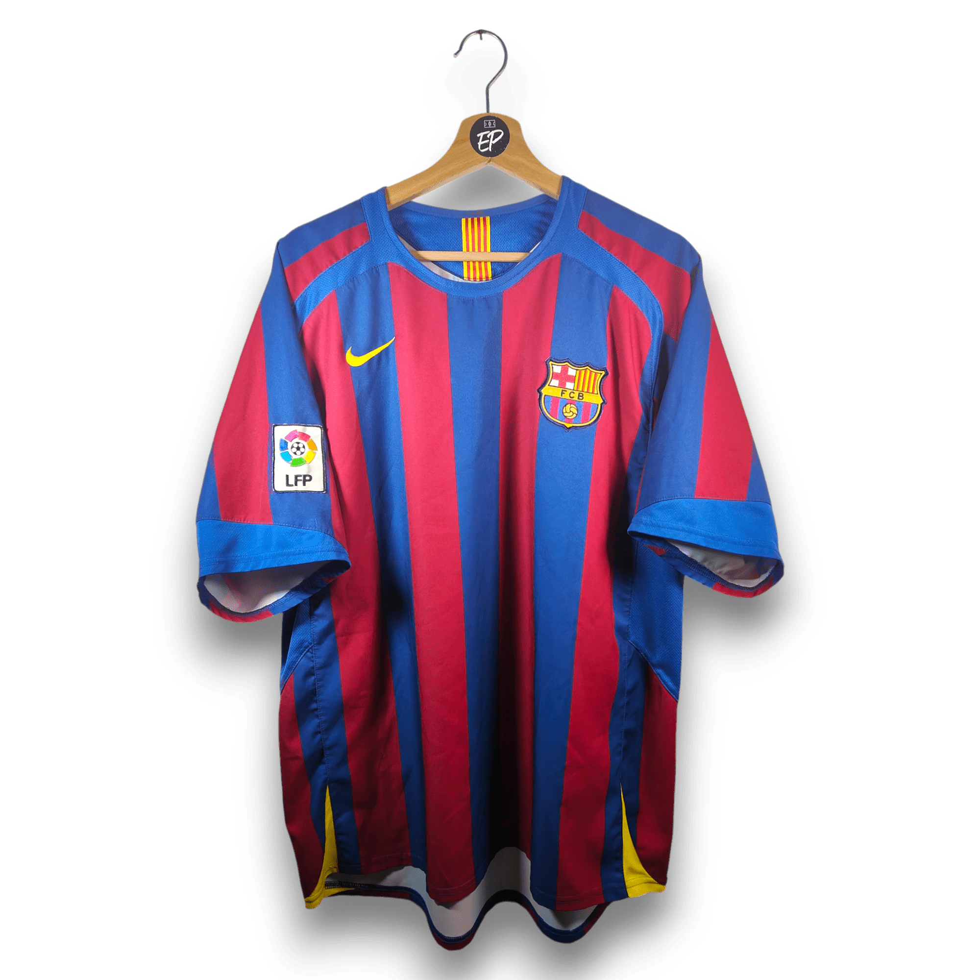 2005 - 06 FC Barcelona Home Shirt Ronaldinho 10 (L) - Eternal Pitch