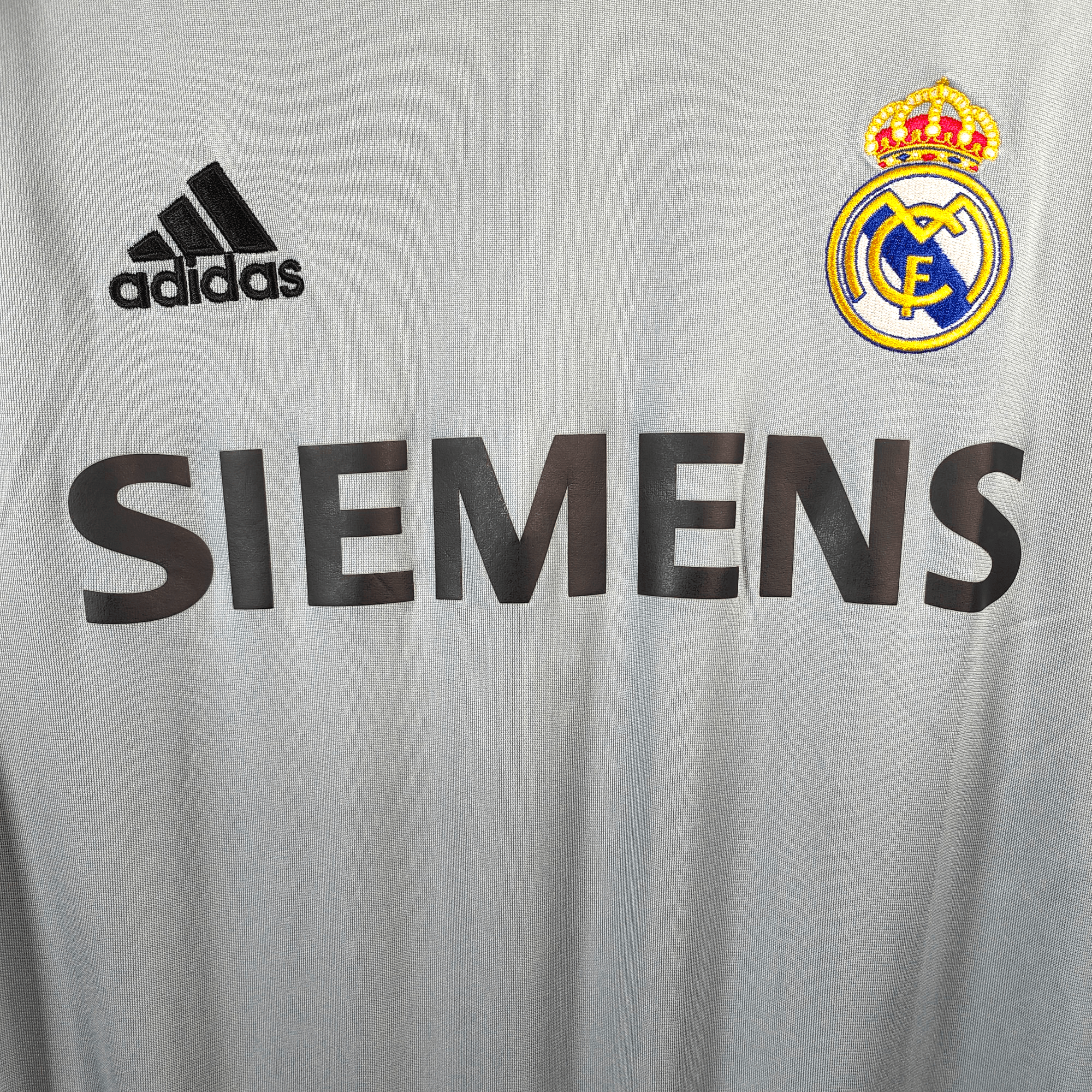 2005 - 06 Real Madrid Third Shirt Ronaldo 9 (L) - Eternal Pitch