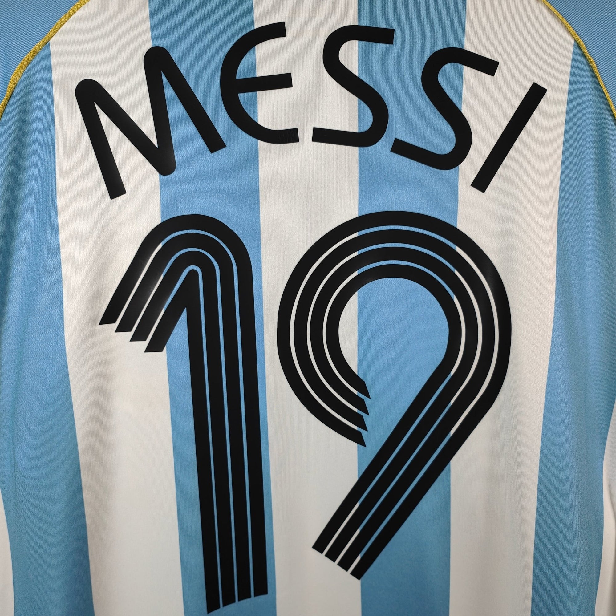 2005 - 07 Argentina Home Shirt Messi 19 - 9/10 - (L) - Eternal Pitch