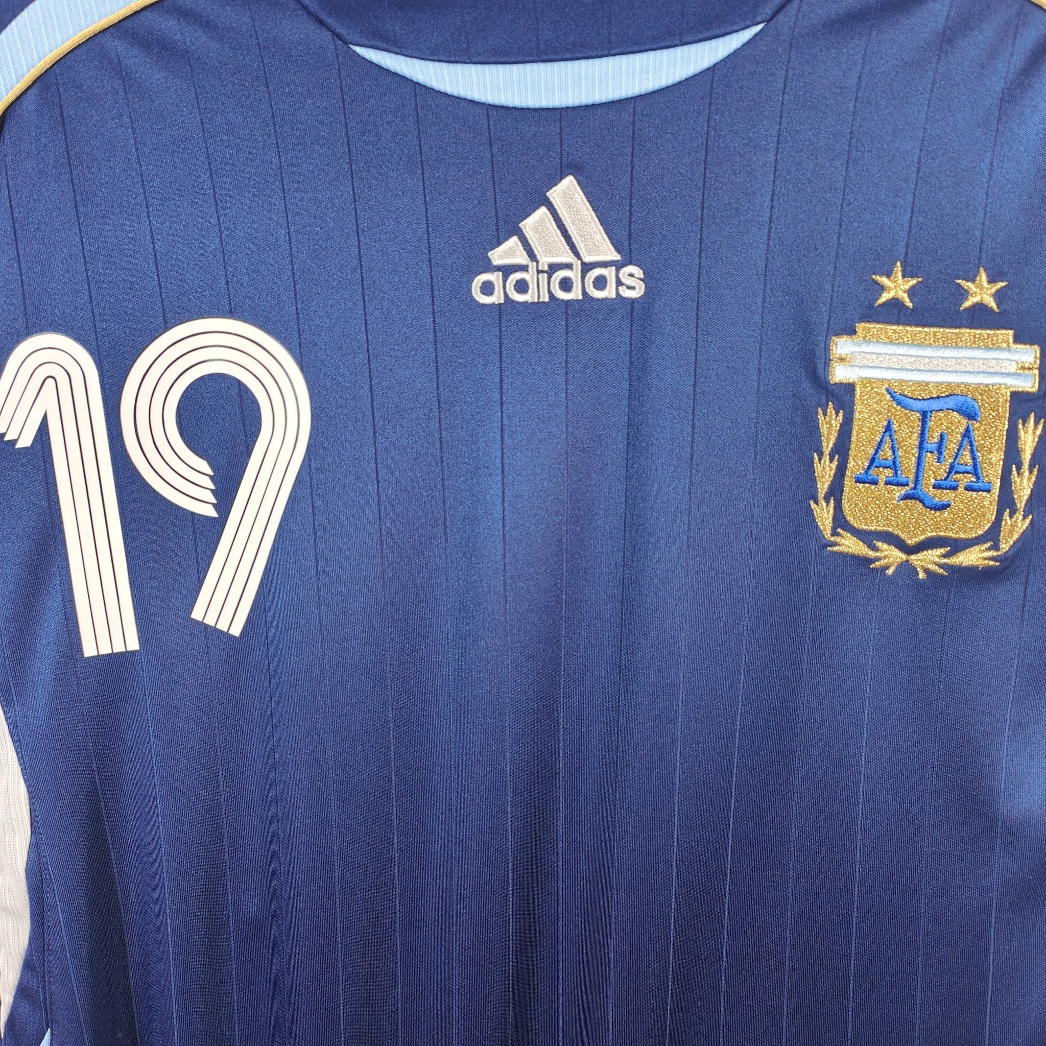 2006-07 Argentina Away Shirt Messi #19 - 9.5/10 -(XL) – 069519