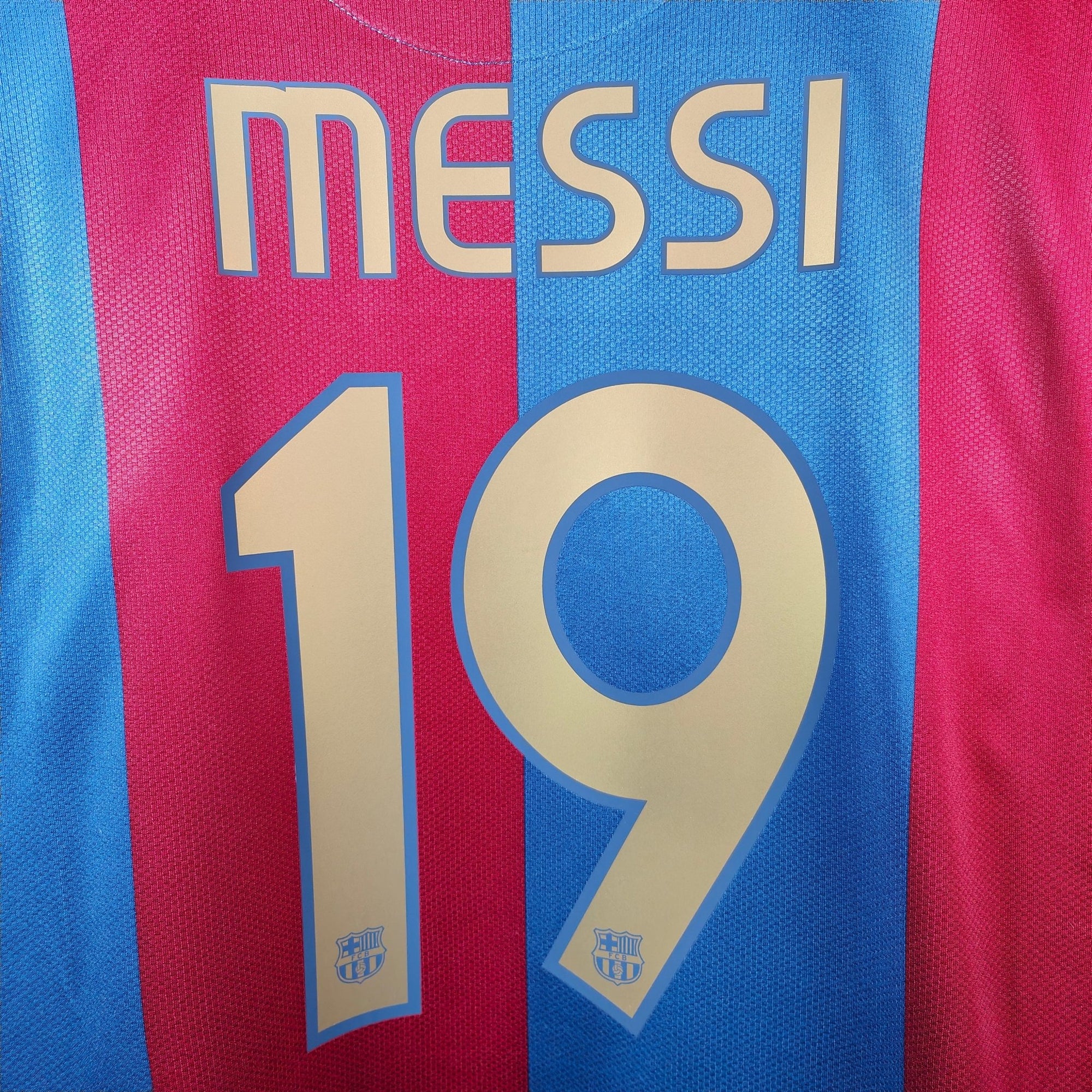 2006 - 07 FC Barcelona Home Shirt Messi 19 - 7.5/10 - (XL) - Eternal Pitch