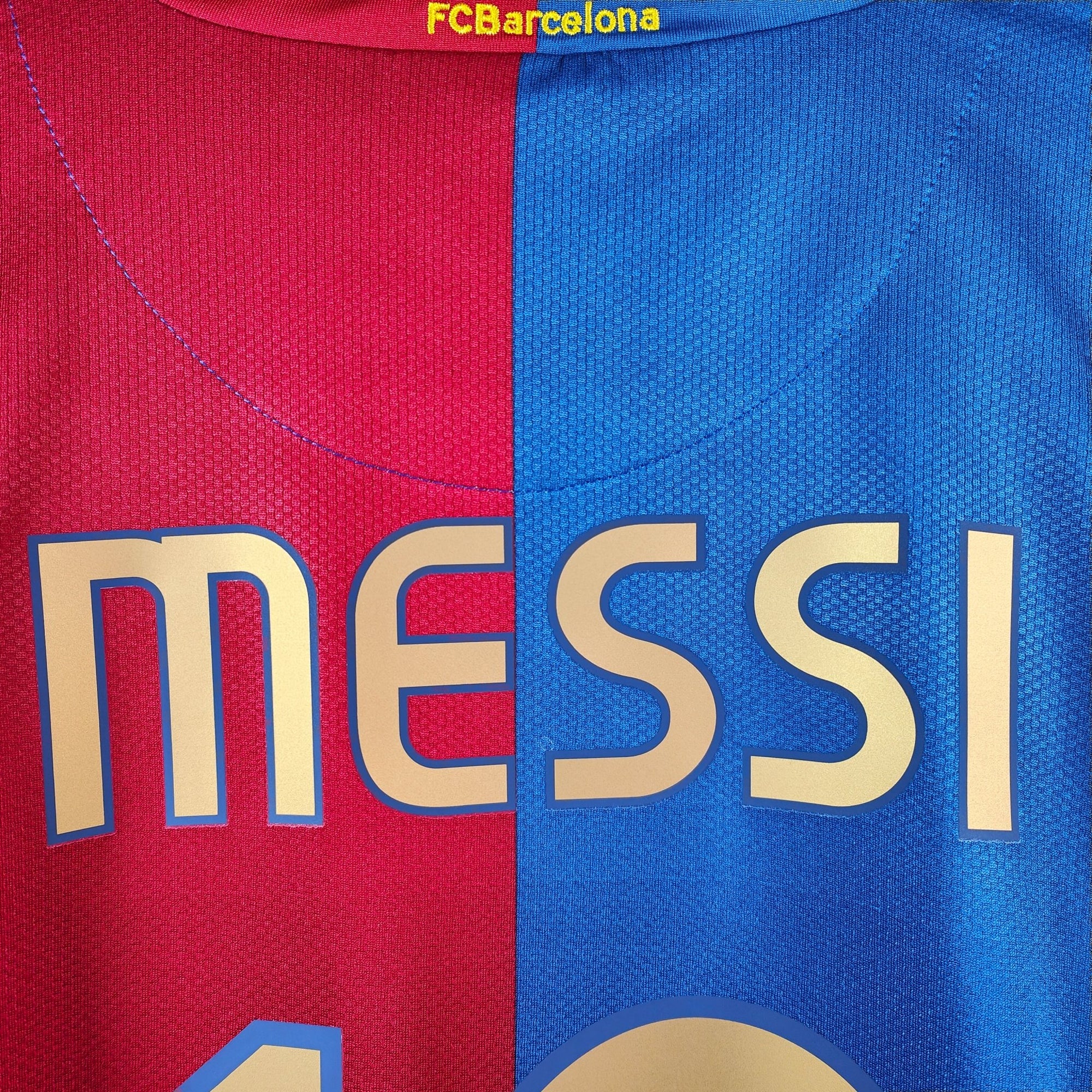 2006 - 07 FC Barcelona Home Shirt Messi 19 (XL) - Eternal Pitch