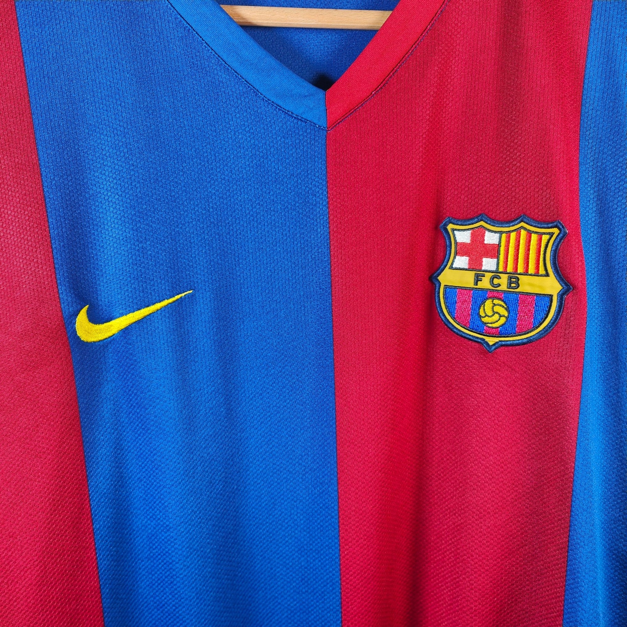 2006 - 07 FC Barcelona Home Shirt Messi 19 (XL) - Eternal Pitch