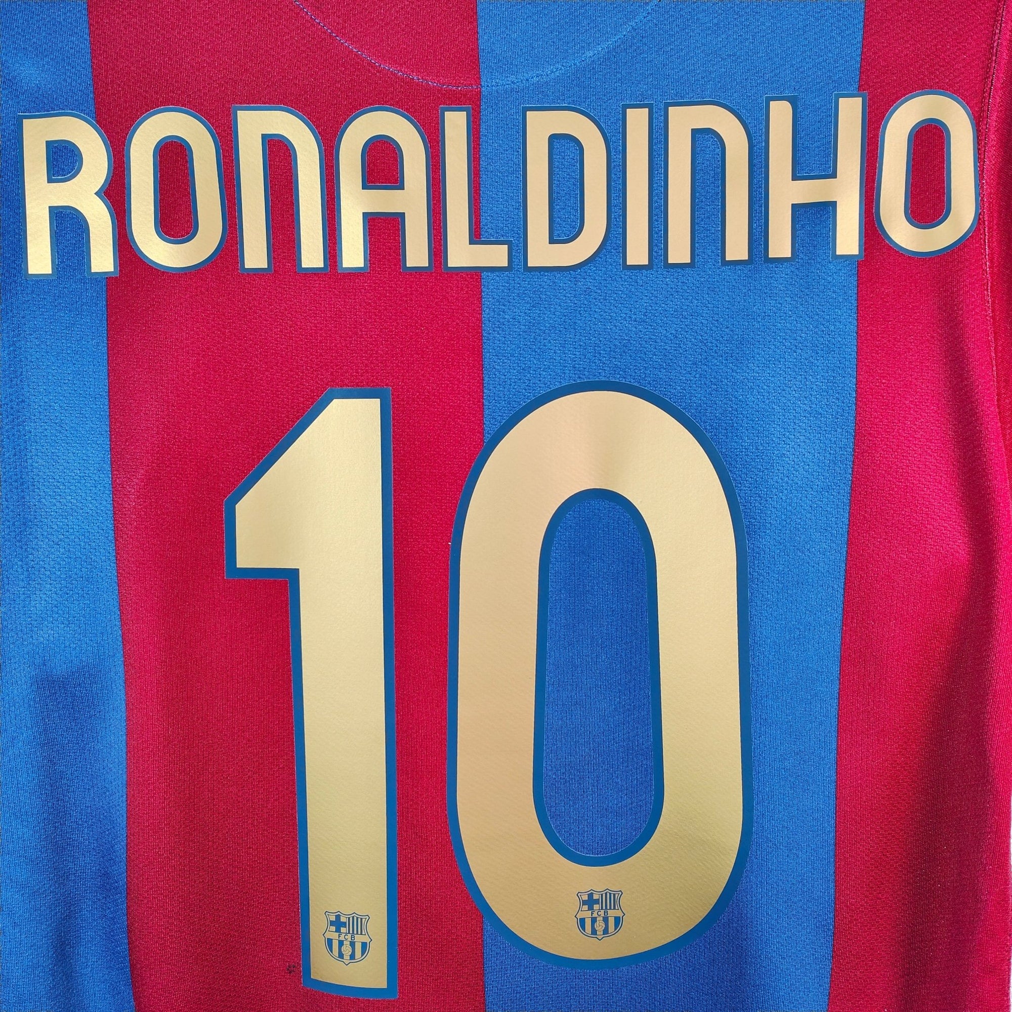 2006 - 07 FC Barcelona Home Shirt Ronaldinho 10 - 8/10 - (L) - Eternal Pitch