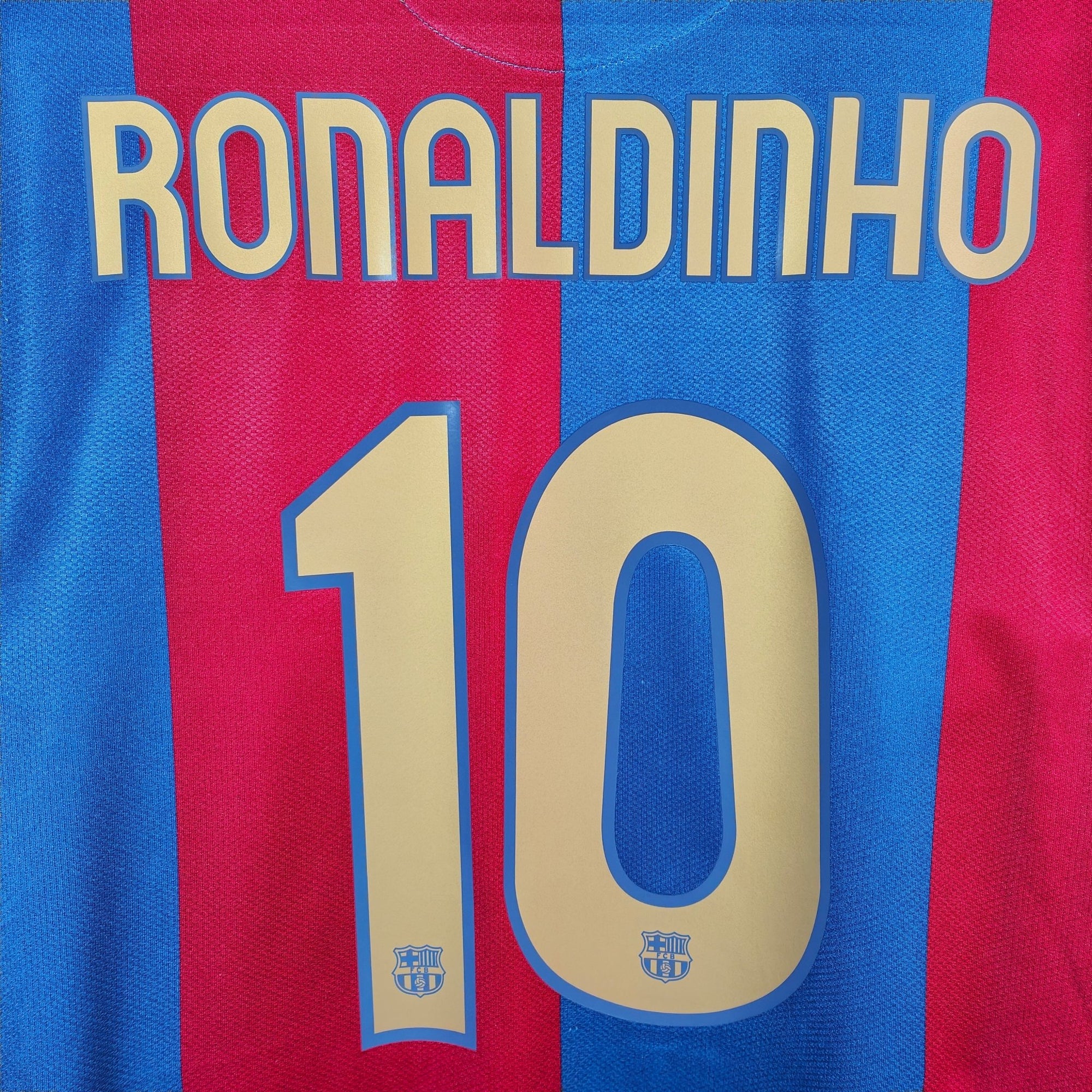 2006 - 07 FC Barcelona Home Shirt Ronaldinho 10 - 8.5/10 - (L) - Eternal Pitch