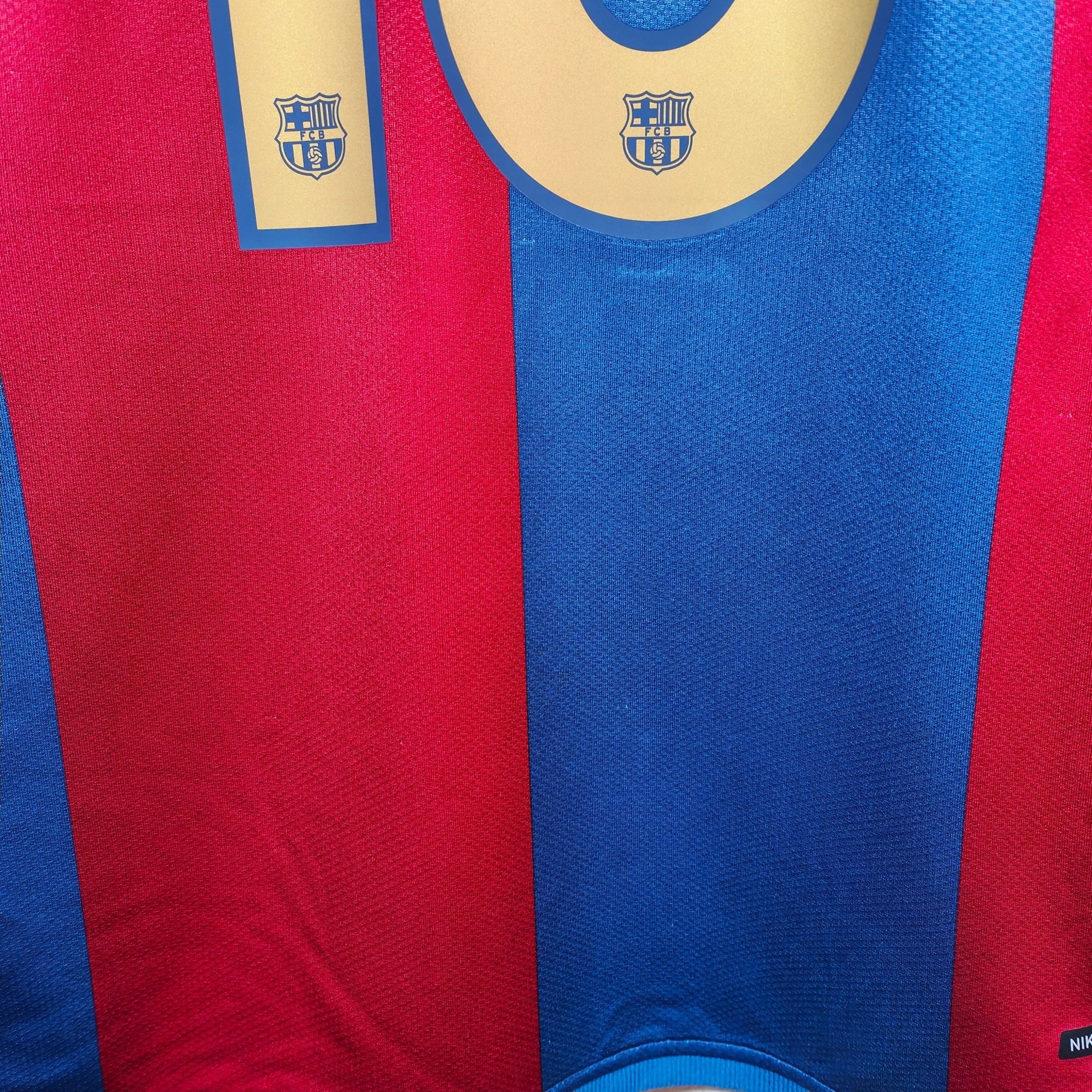 2006 - 07 FC Barcelona Home Shirt Ronaldinho 10 - 8.5/10 - (L) - Eternal Pitch