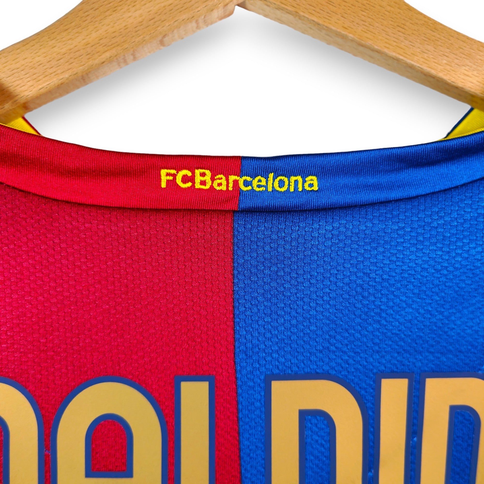 2006 - 07 FC Barcelona Home Shirt Ronaldinho 10 (XL) - Eternal Pitch