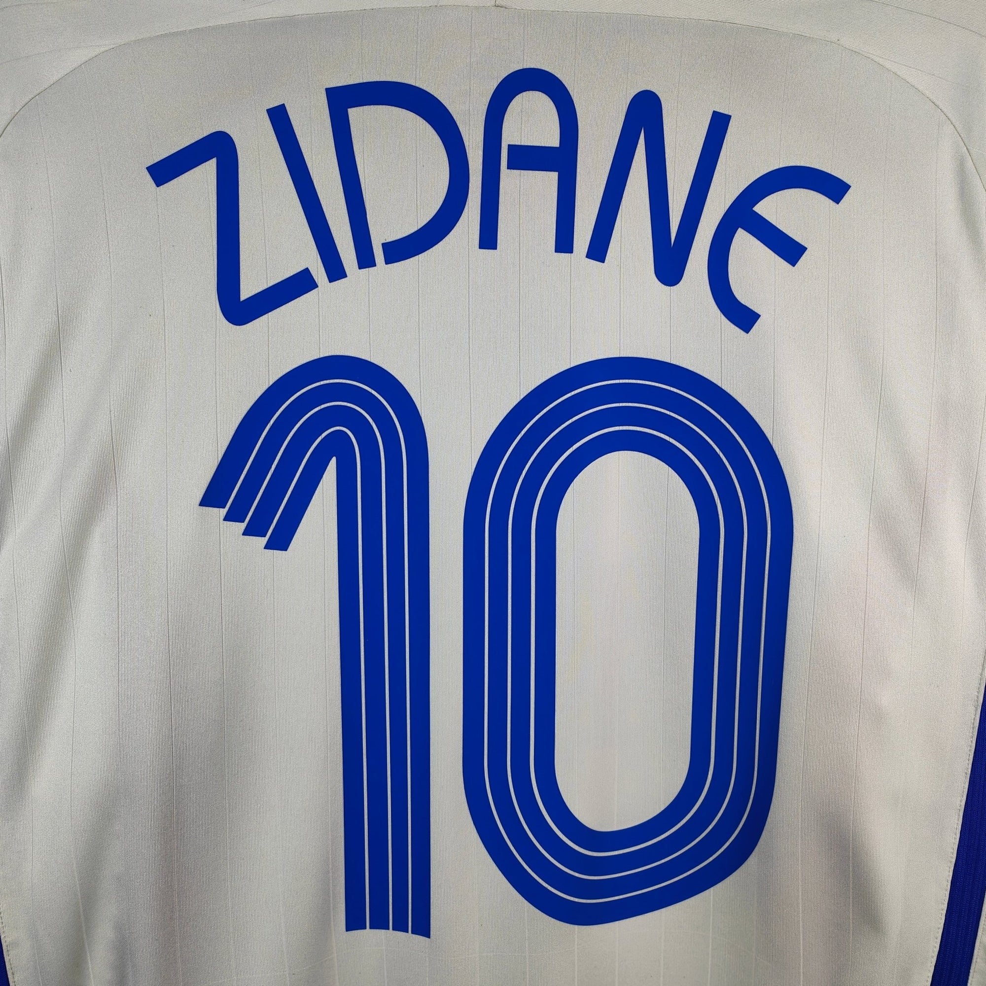 2006 - 07 France Away Shirt Zidane 10 (L) - Eternal Pitch